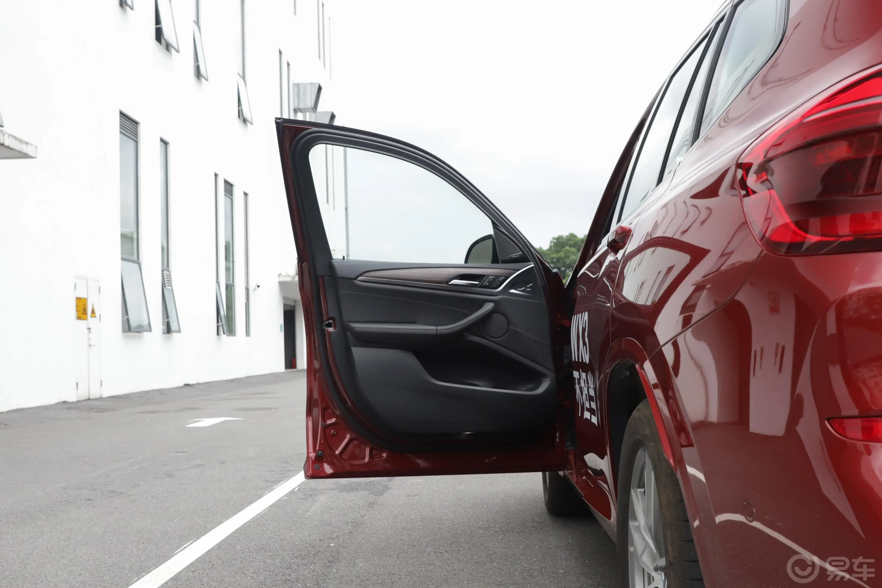 宝马X3xDrive 30i 领先版 M运动套装 国V驾驶员侧前车门