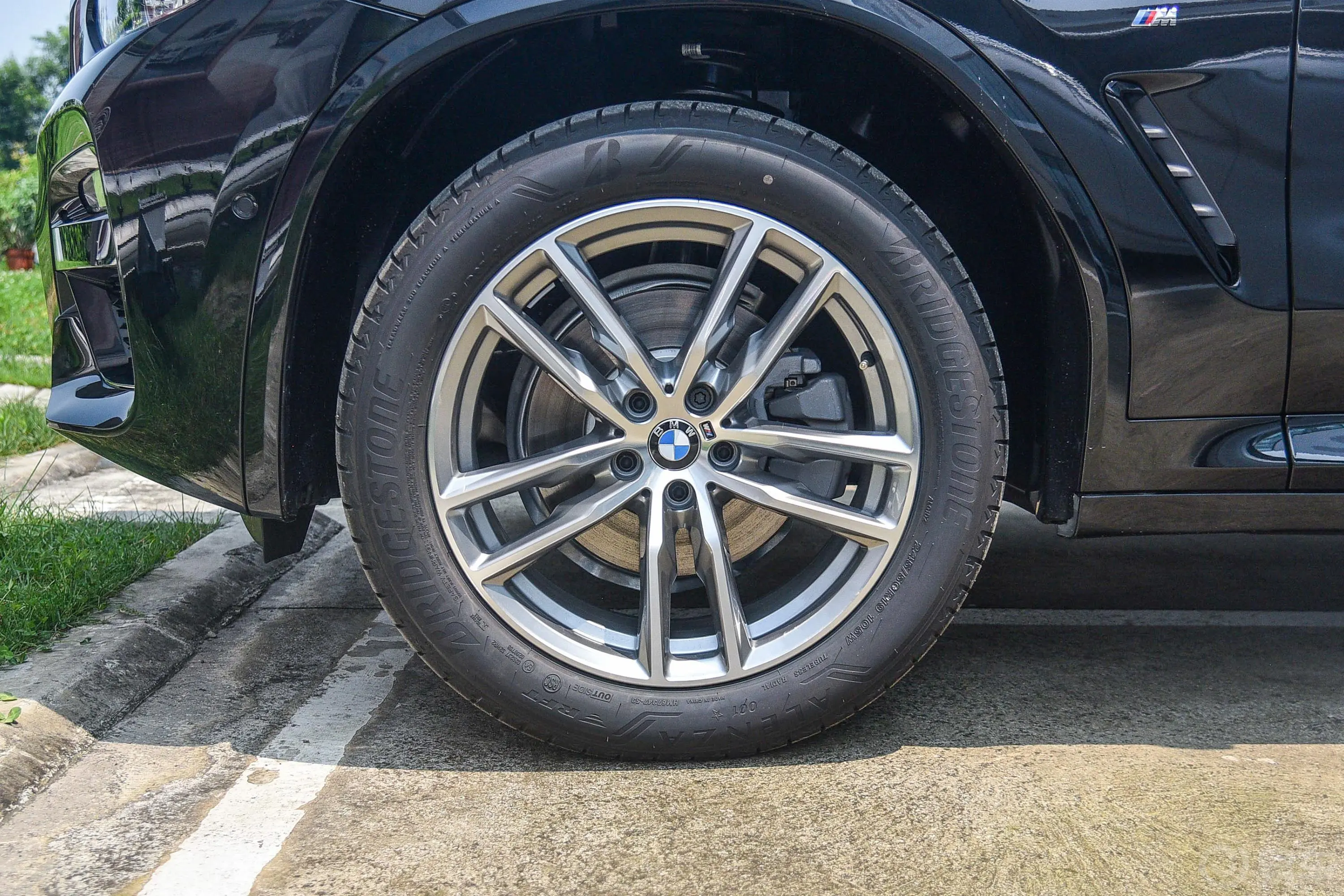 宝马X3xDrive 25i M运动套装 国V外观