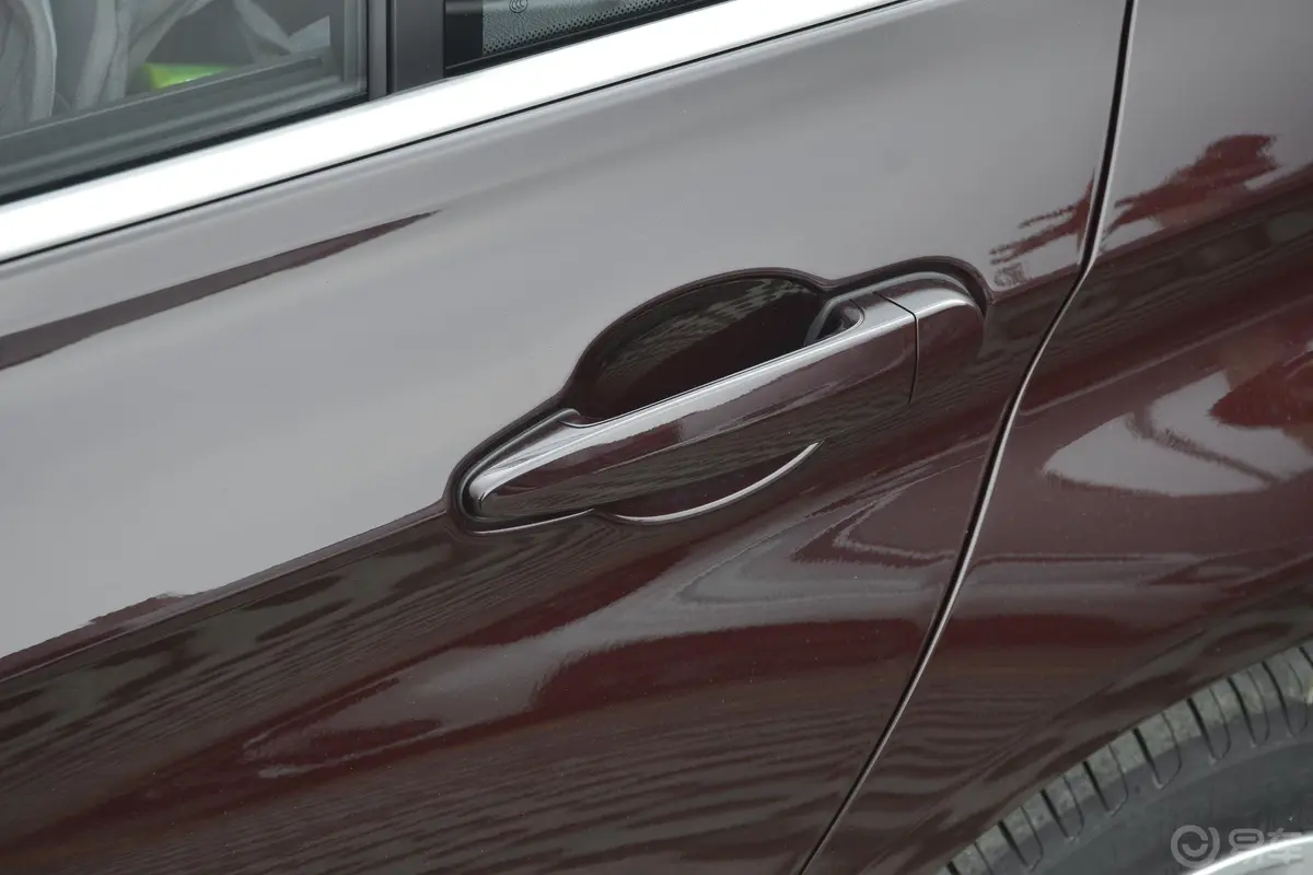 宝马3系320Li xDrive 时尚版驾驶员侧后门把手