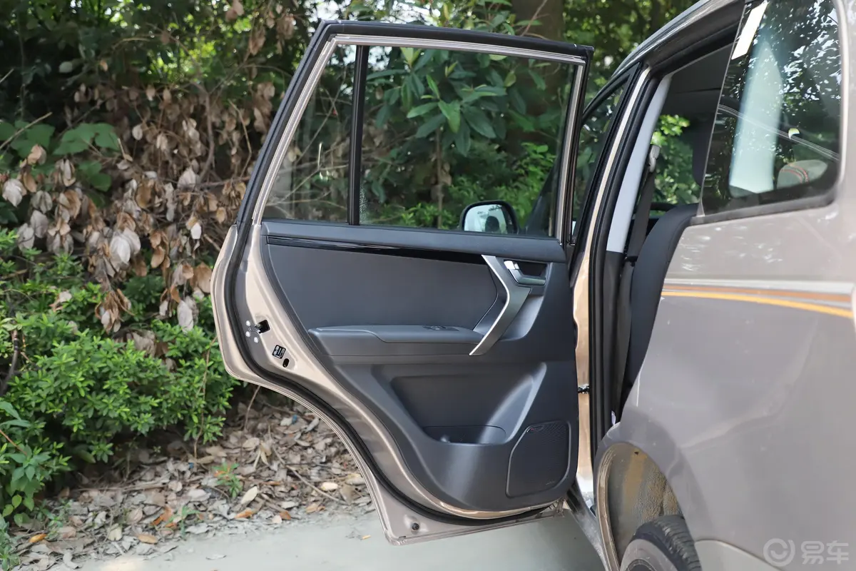 瑞虎3经典版 1.6L 手动 舒适版驾驶员侧后车门