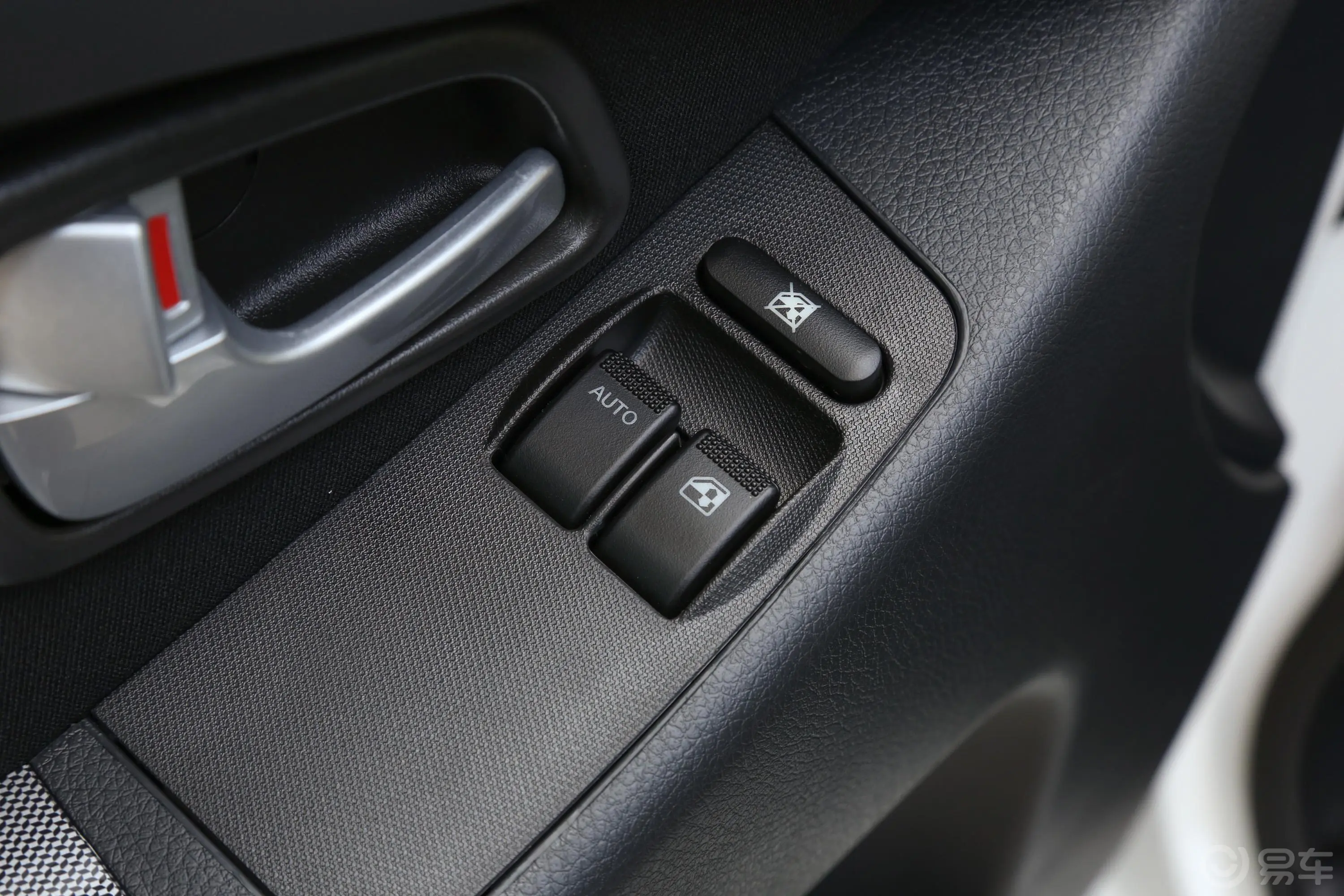 欧诺S欧诺S 1.5L 手动 超值版车窗调节整体