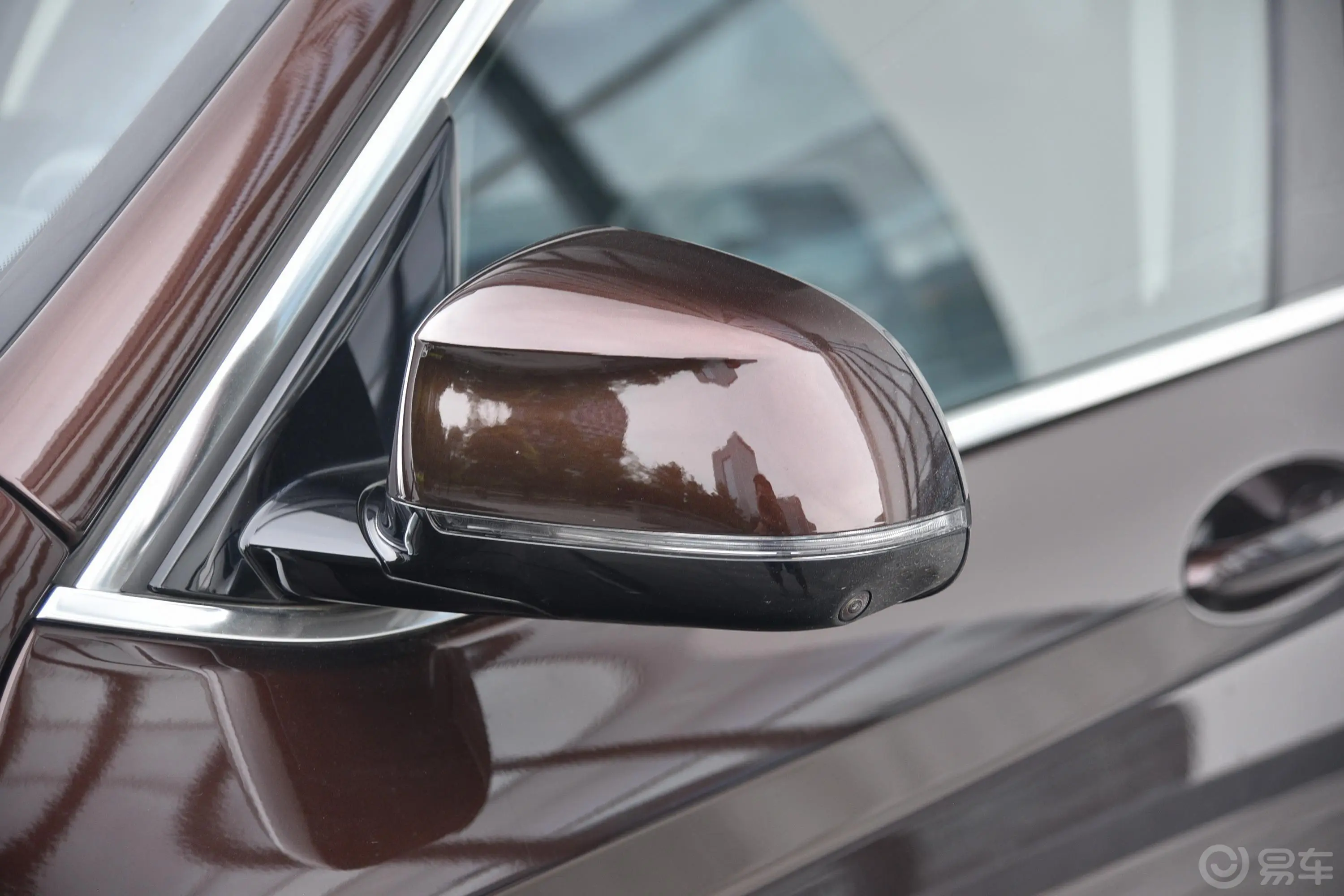 宝马X3xDrive 25i 豪华套装 国V主驾驶后视镜背面