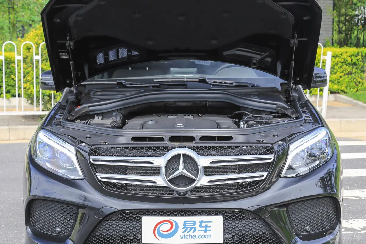 奔驰GLEGLE 400 4MATIC 臻藏版发动机舱整体