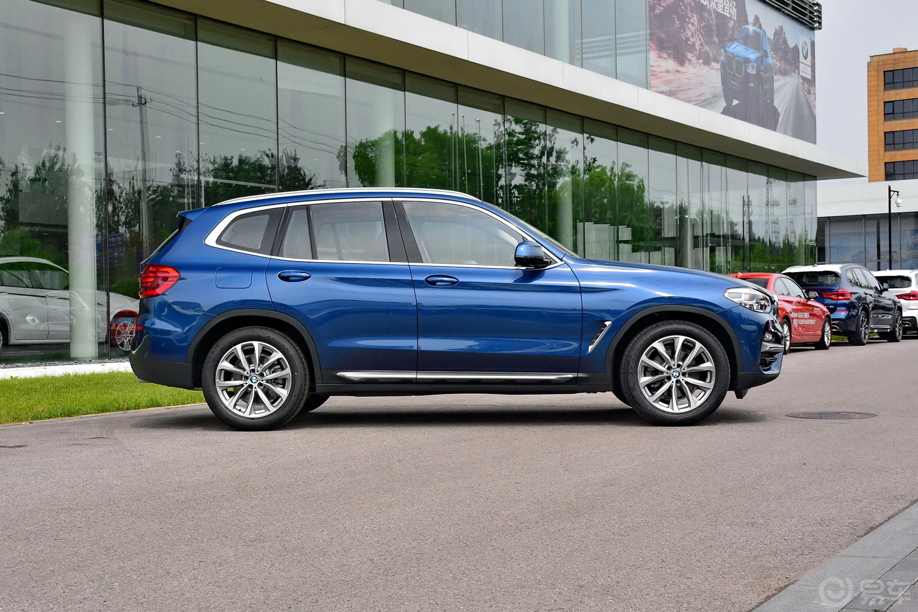 宝马X3xDrive 25i 豪华套装 国V外观