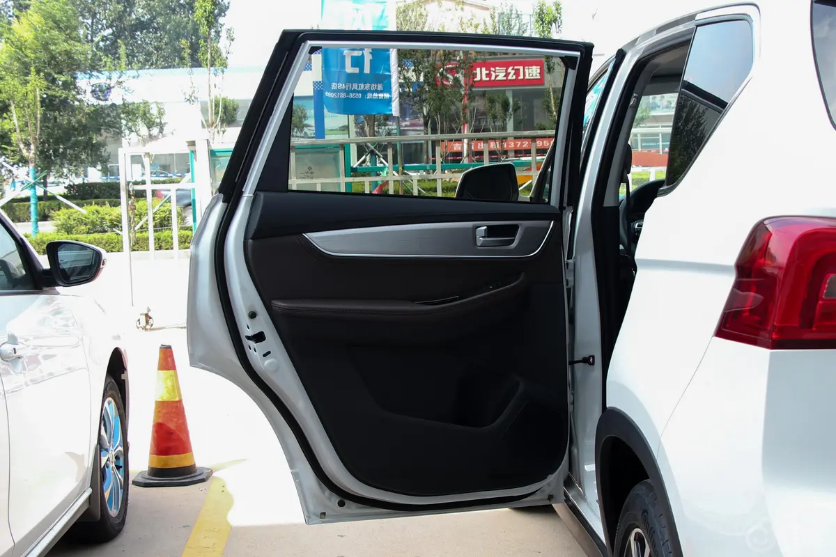 景逸X5劲享系列 1.5T 手动 豪华版驾驶员侧后车门