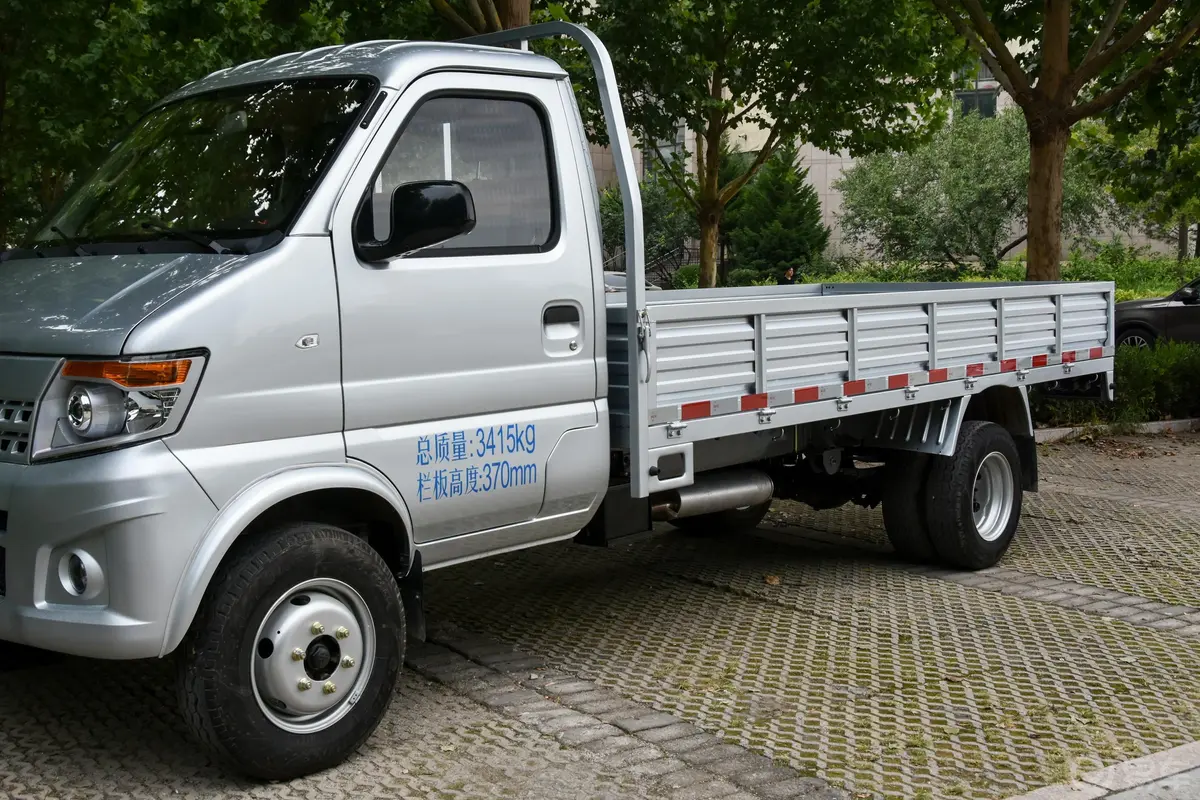 神骐T20T20L 载货车单排 1.5L 手动 标准版 3.6米货箱外观