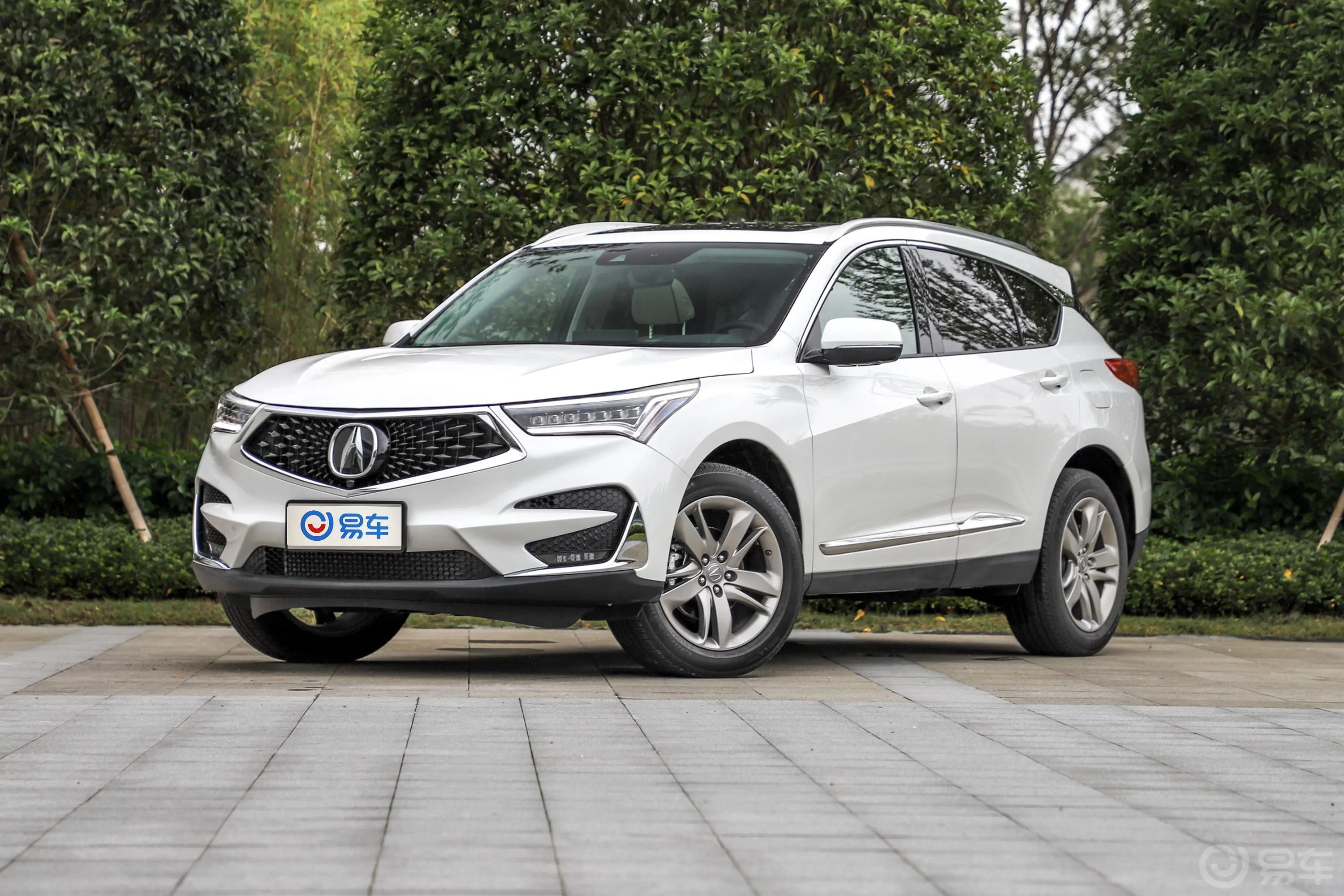 讴歌RDX2.0T 手自一体 四驱 钻享版 国V外观