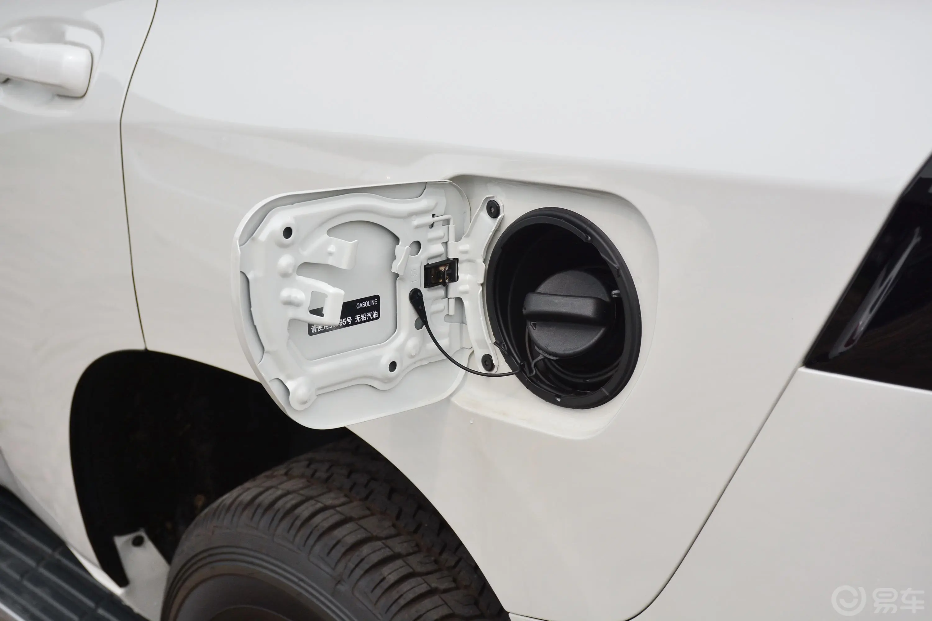 普拉多3.5L TX-L NAVI(后挂备胎)油箱盖
