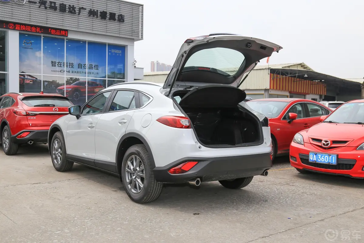 马自达CX-42.0L 手自一体 两驱 蓝天品位升级版 国V空间