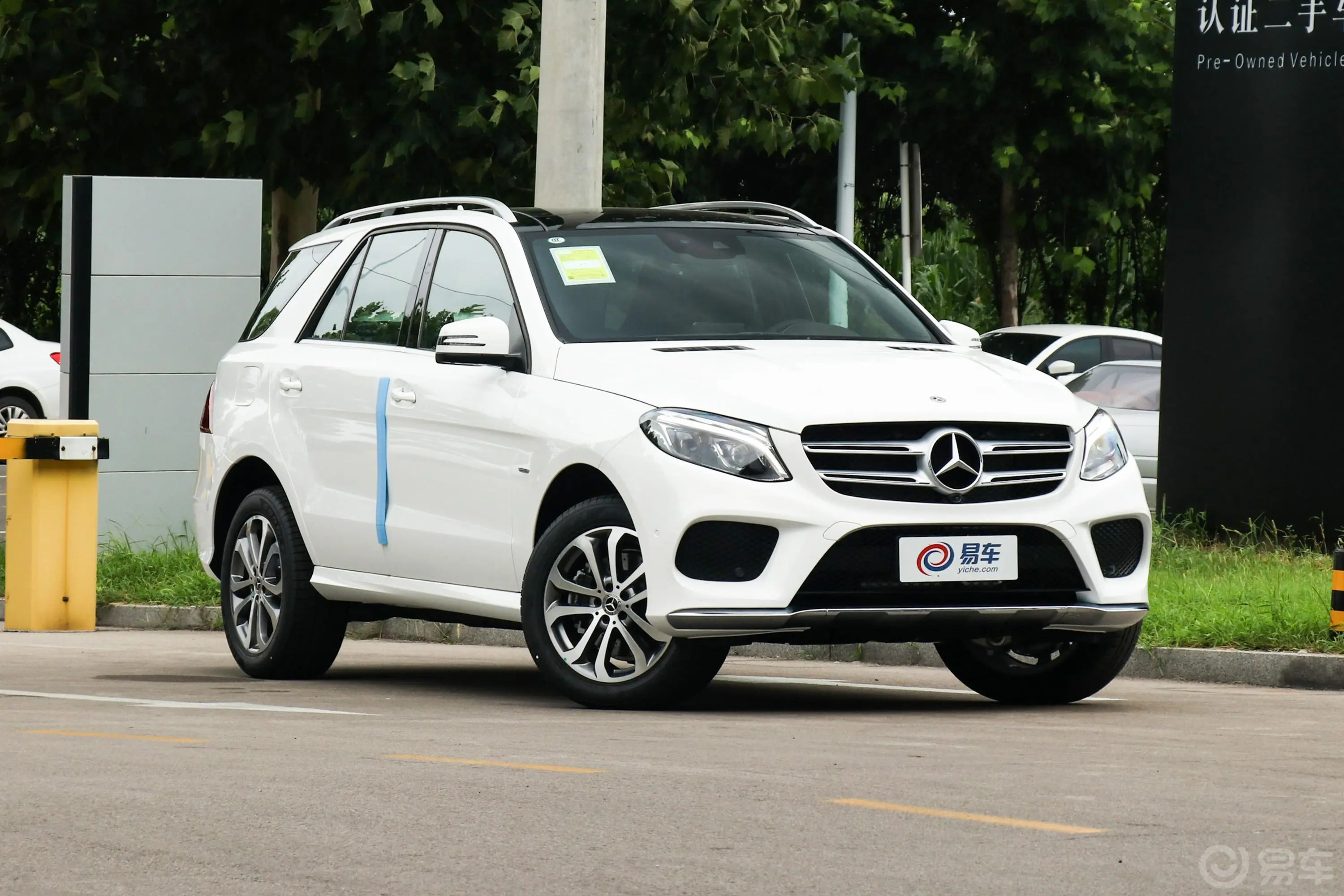 奔驰GLEGLE 320 4MATIC 动感型臻藏版油箱盖