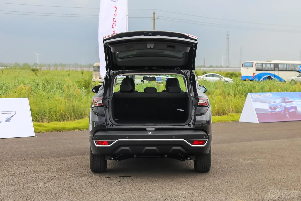 风神AX71.6T 手自一体 AI先锋型 国V空间