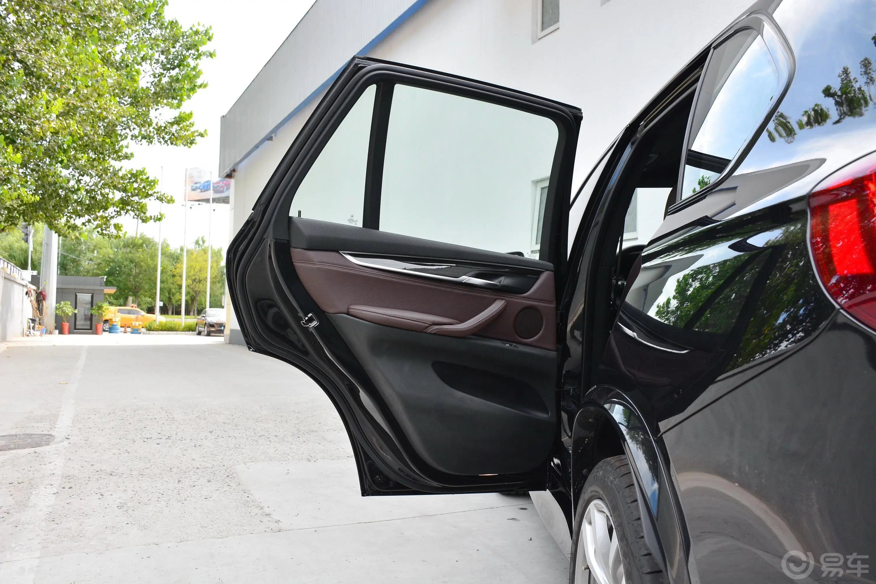 宝马X5(进口)xDrive35i M运动版驾驶员侧后车门