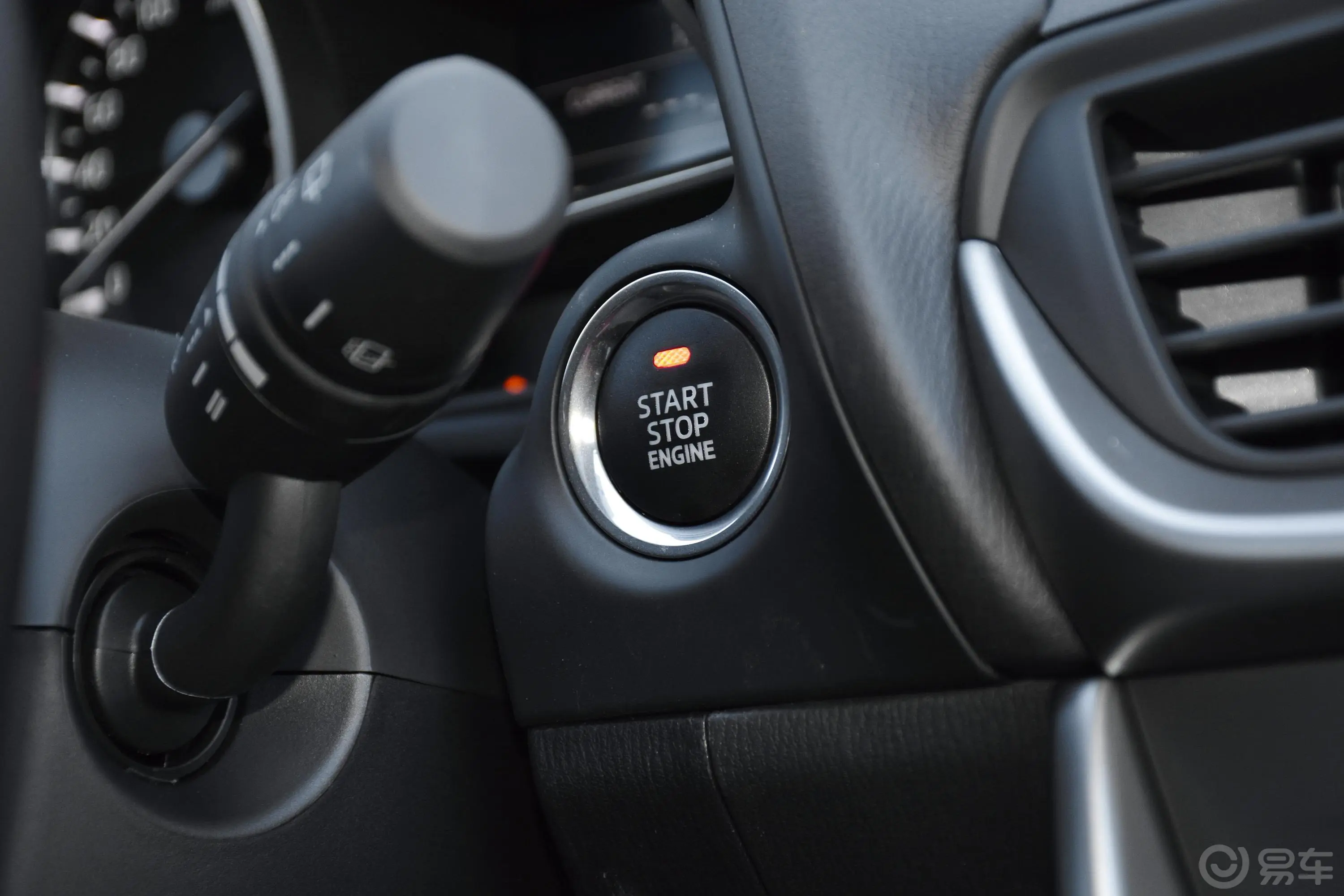 马自达CX-42.0L 手动 两驱 蓝天活力版 国V钥匙孔或一键启动按键