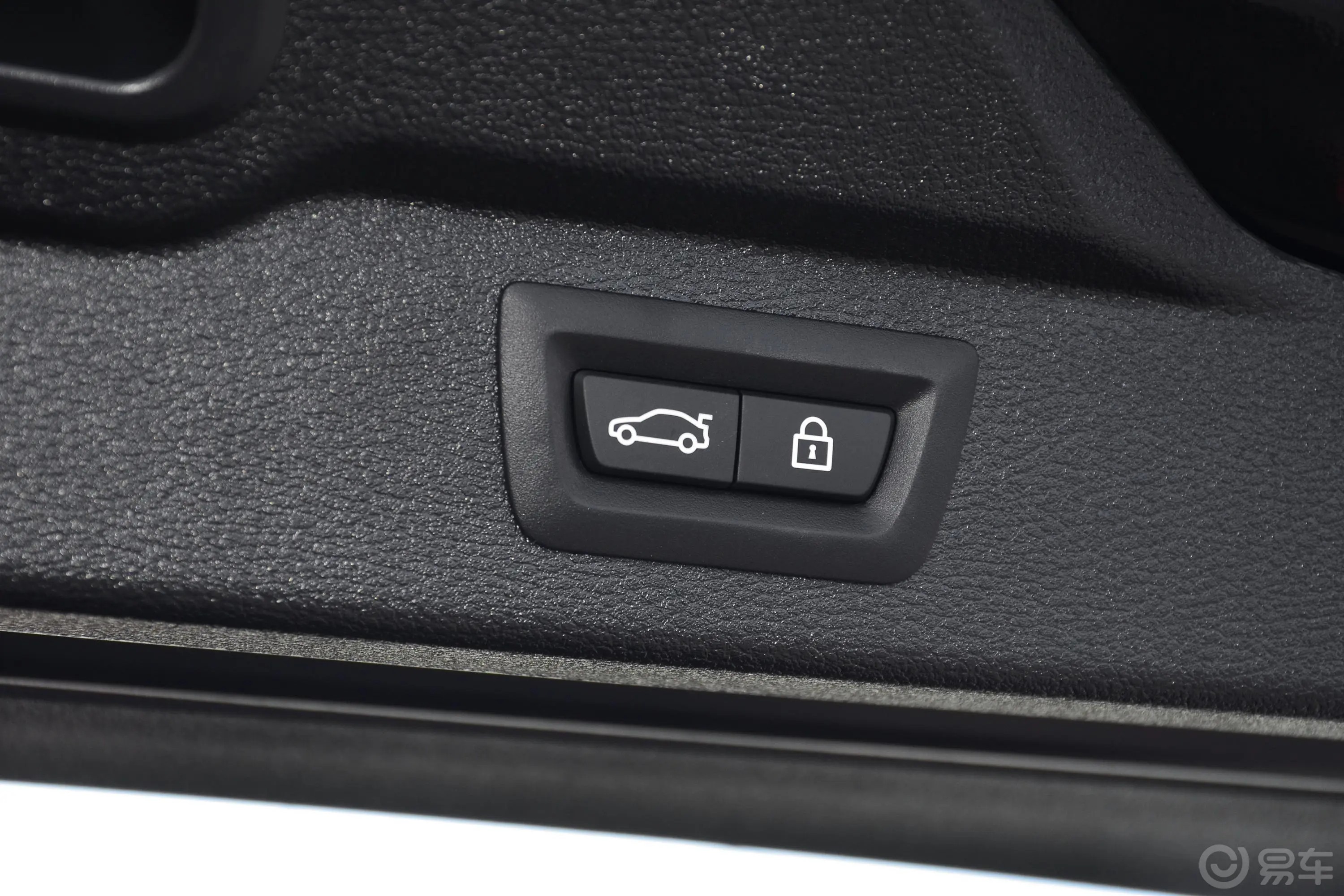 宝马X5(进口)xDrive35i M运动豪华版电动尾门按键（手动扶手）