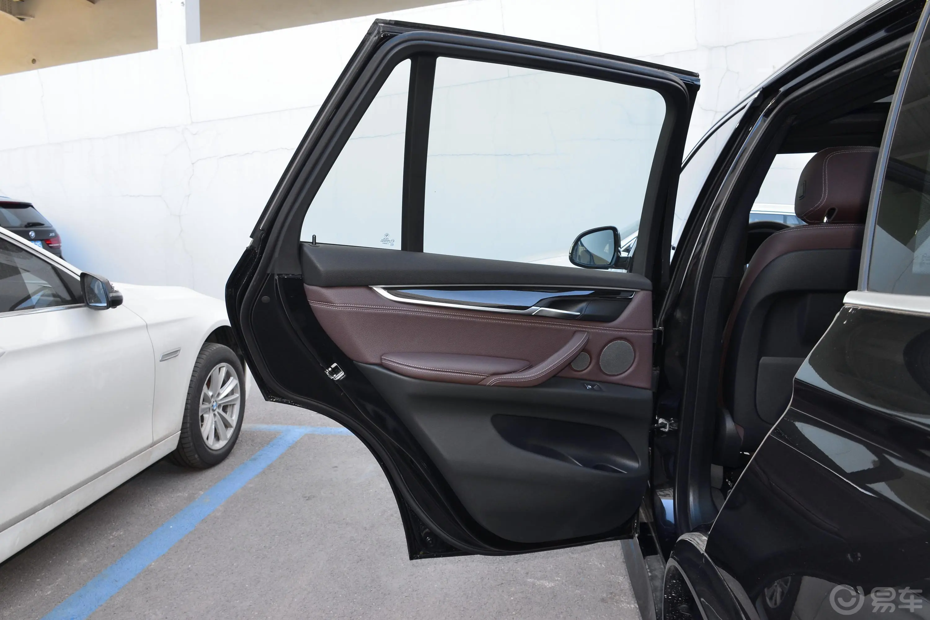 宝马X5(进口)xDrive35i M运动豪华版驾驶员侧后车门