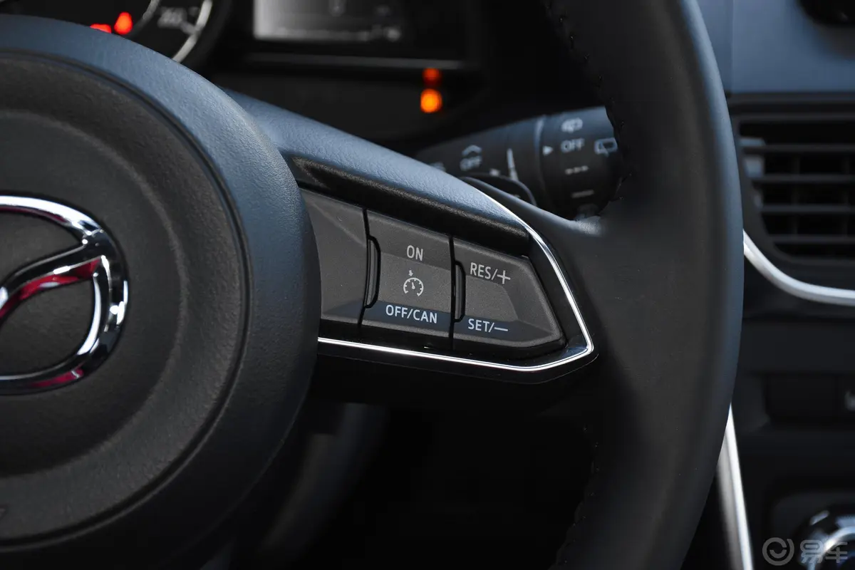 马自达CX-42.5L 手自一体 四驱 蓝天激情版 国V右侧方向盘功能按键