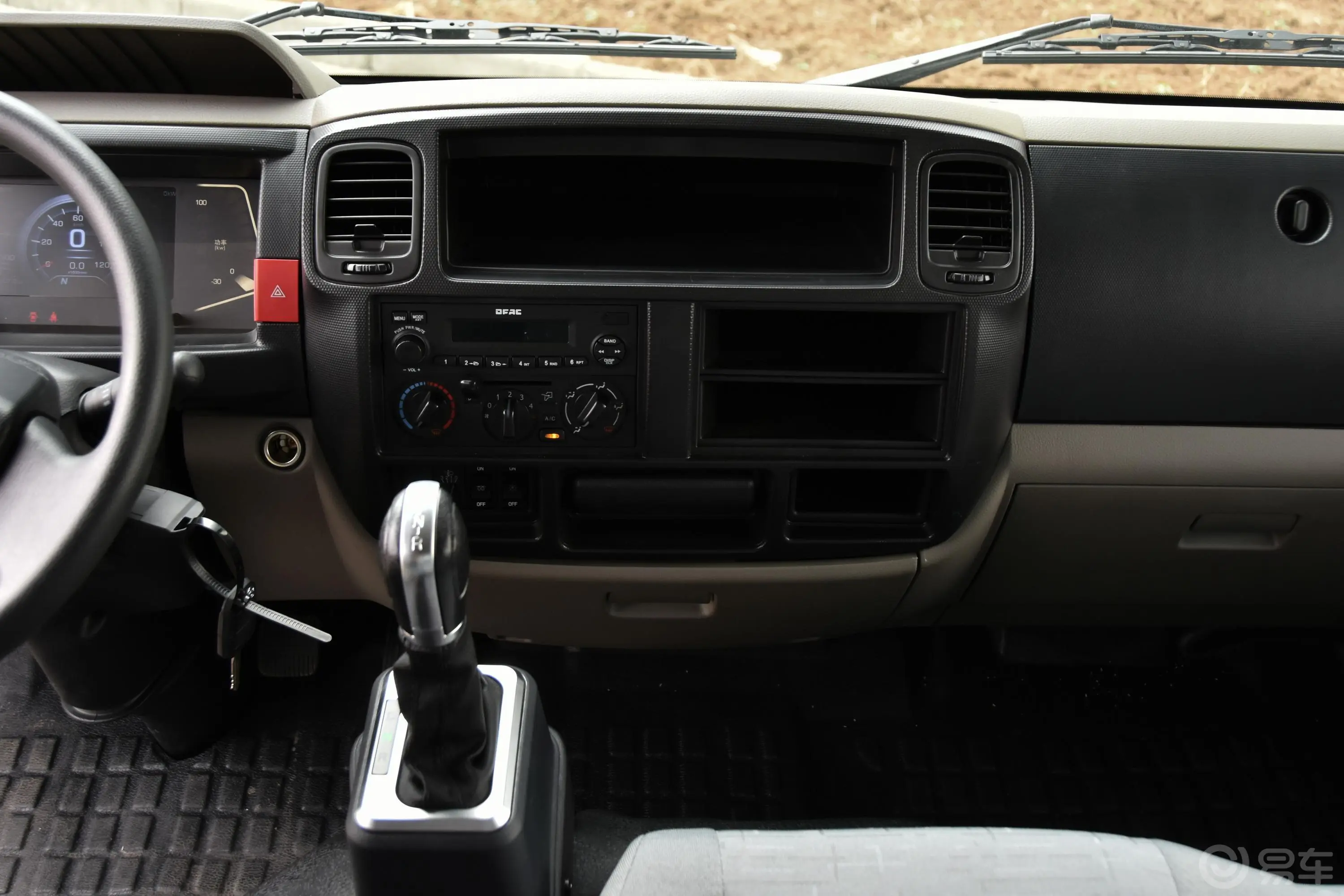 俊风EV350基本版中控台整体