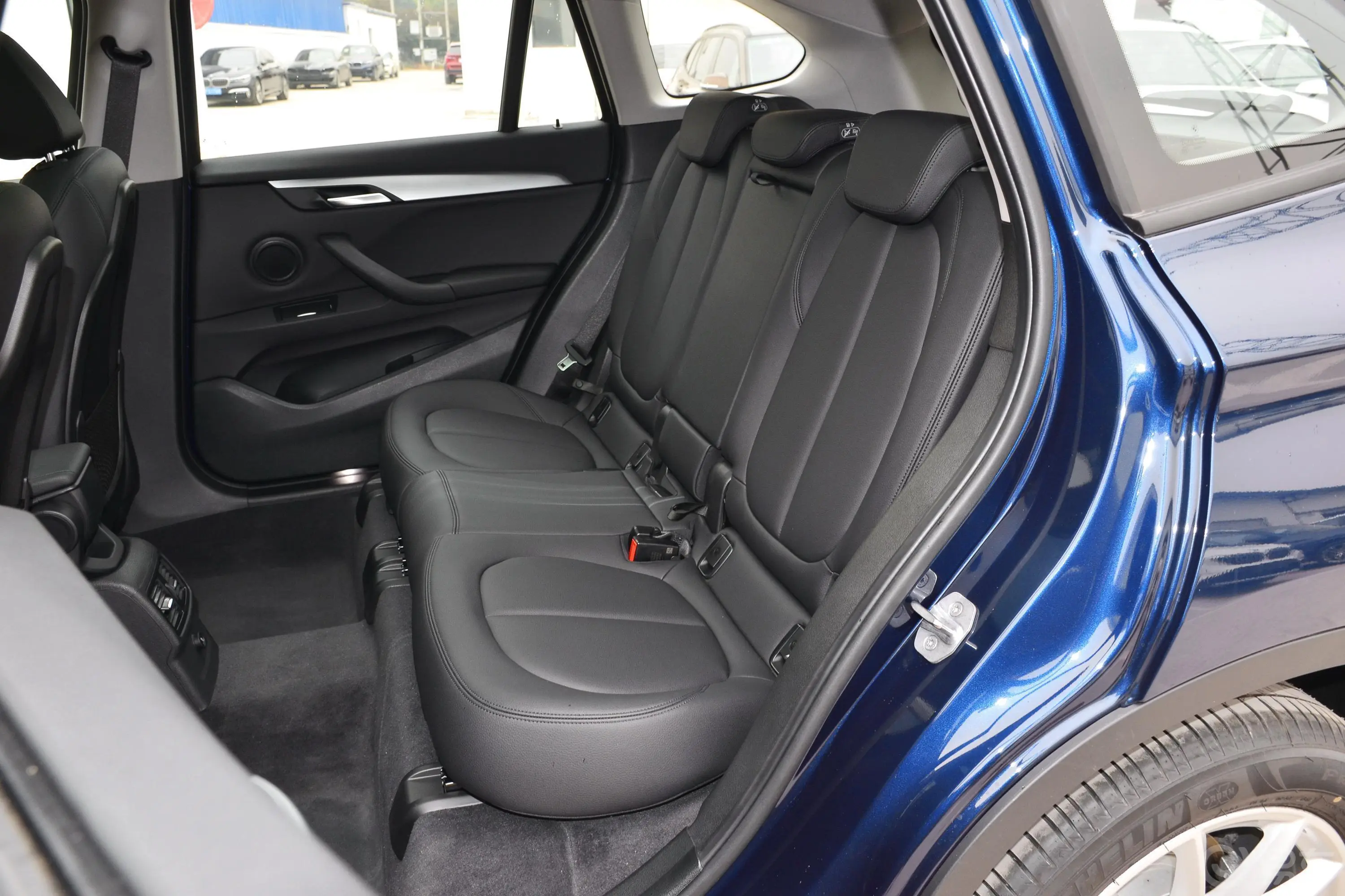 宝马X1sDrive18Li 时尚版后排座椅
