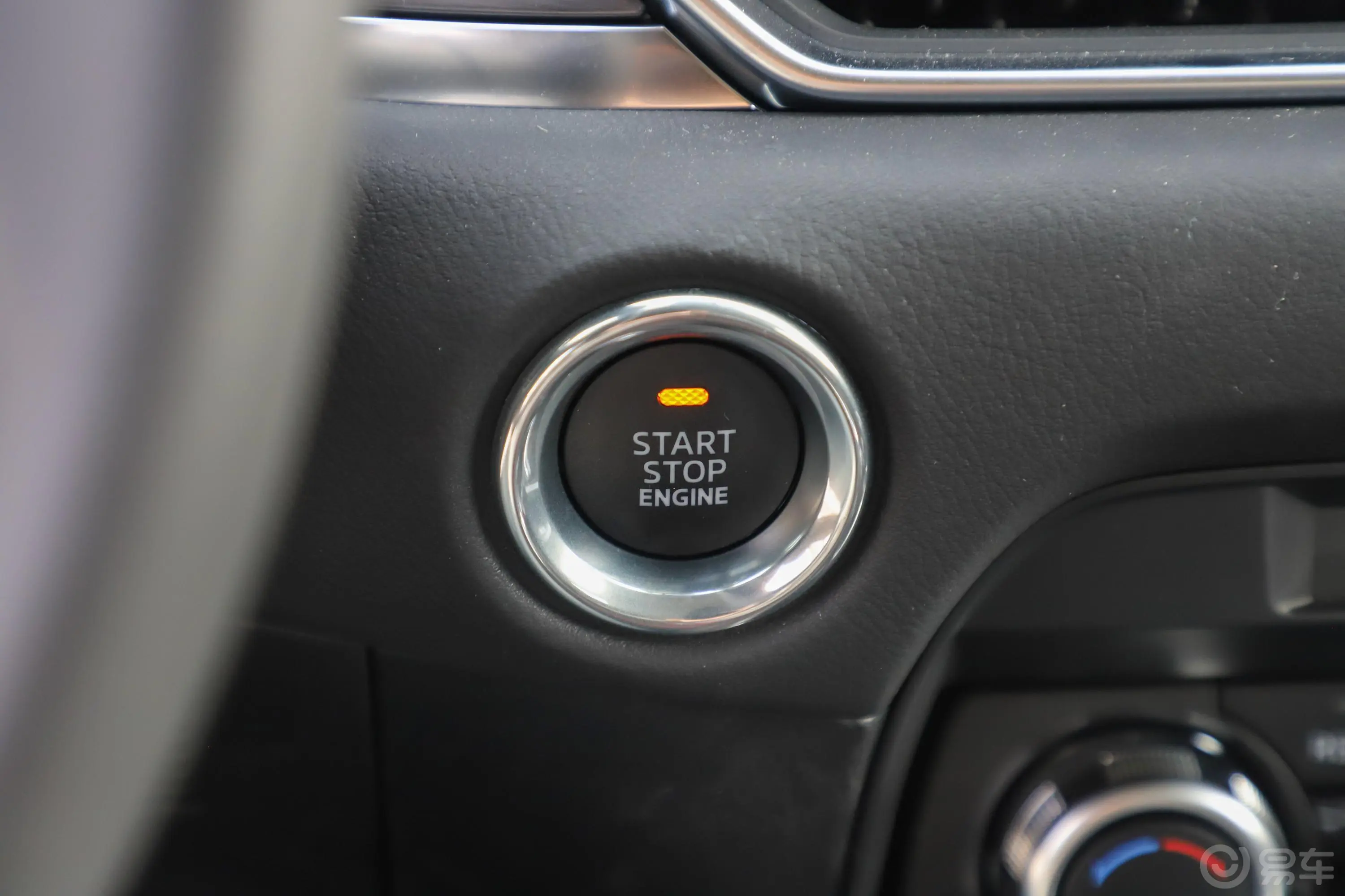 马自达CX-82.5L 手自一体 两驱 豪华版钥匙孔或一键启动按键