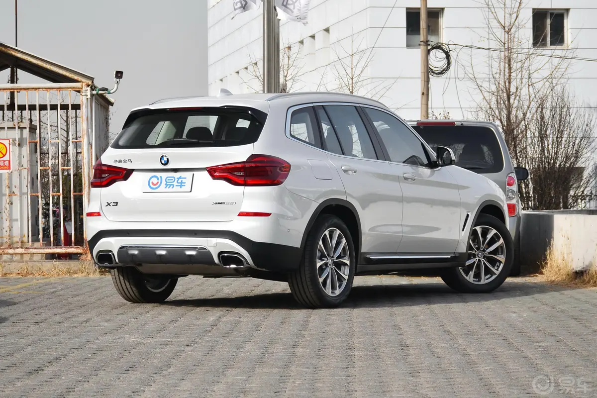 宝马X3xDrive 25i 豪华套装外观