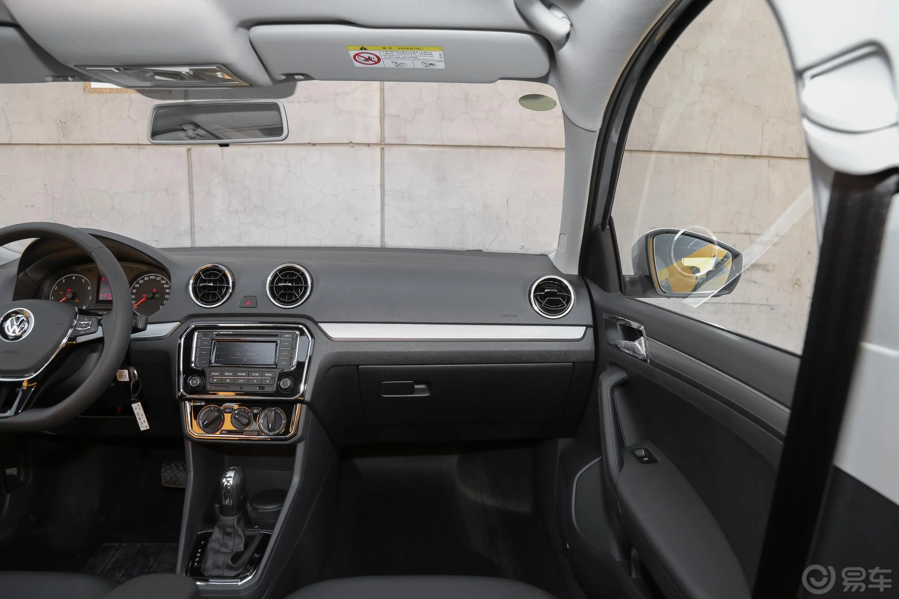 捷达梦想版 1.5L 自动 舒适版副驾驶位区域