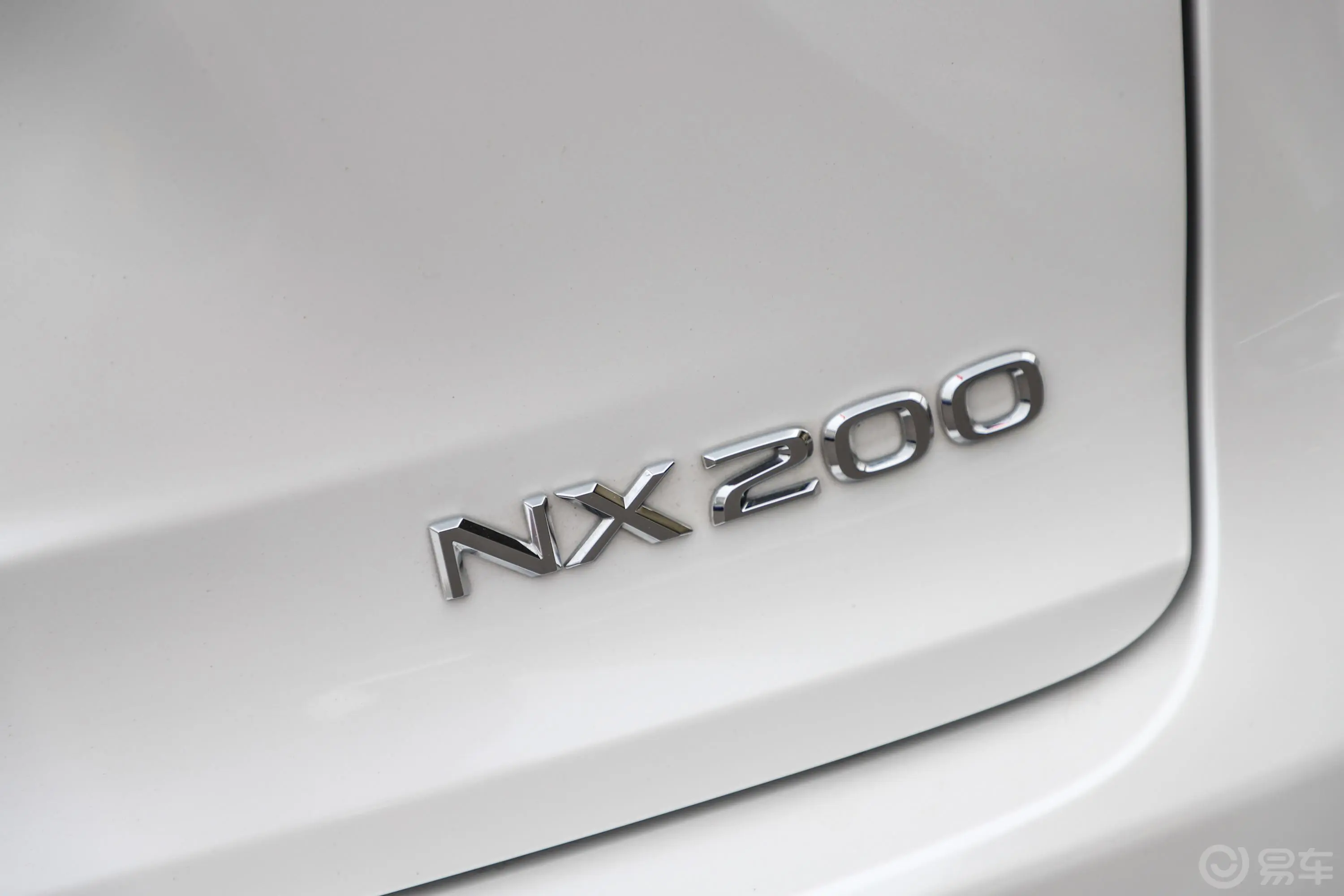 雷克萨斯NX200 锋尚版 国V外观