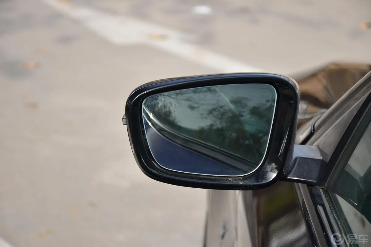 宝马5系525Li M运动套装后视镜镜面
