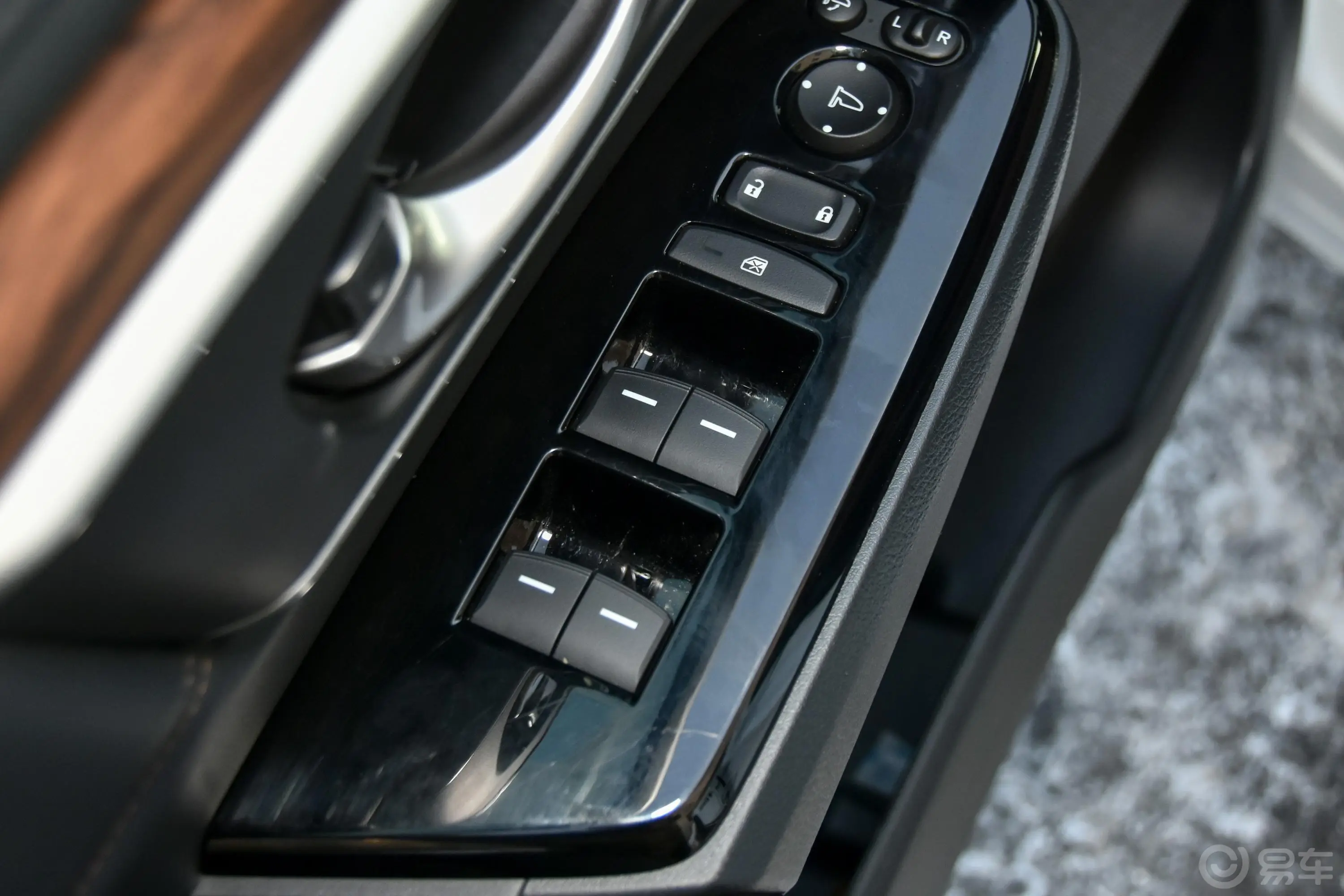 本田CR-V混动 2.0L 四驱 净享版 国V车窗调节整体