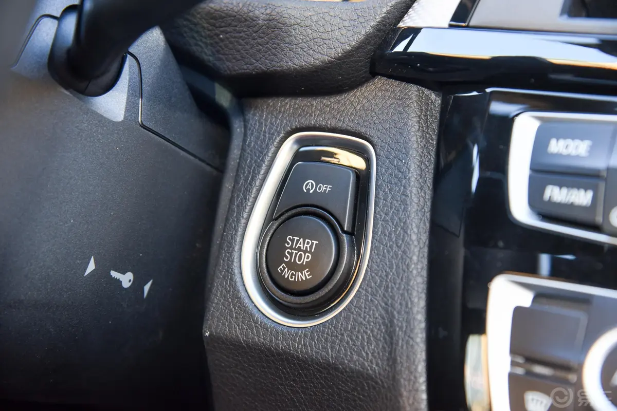 宝马3系GT320i M运动版钥匙孔或一键启动按键
