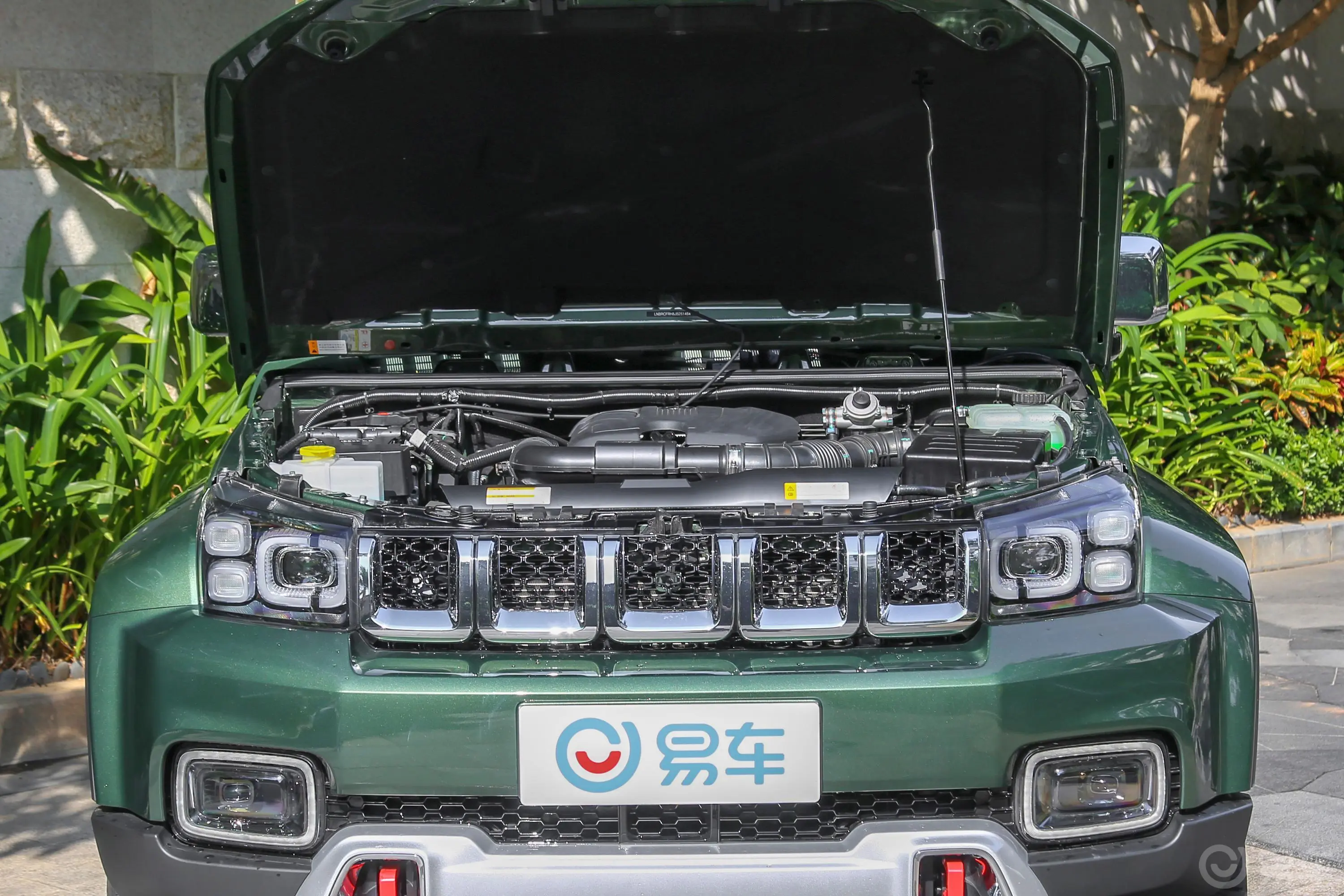 北京BJ40BJ40 PLUS 2.0D 手动 四驱 尊贵型 柴油 国V发动机舱整体