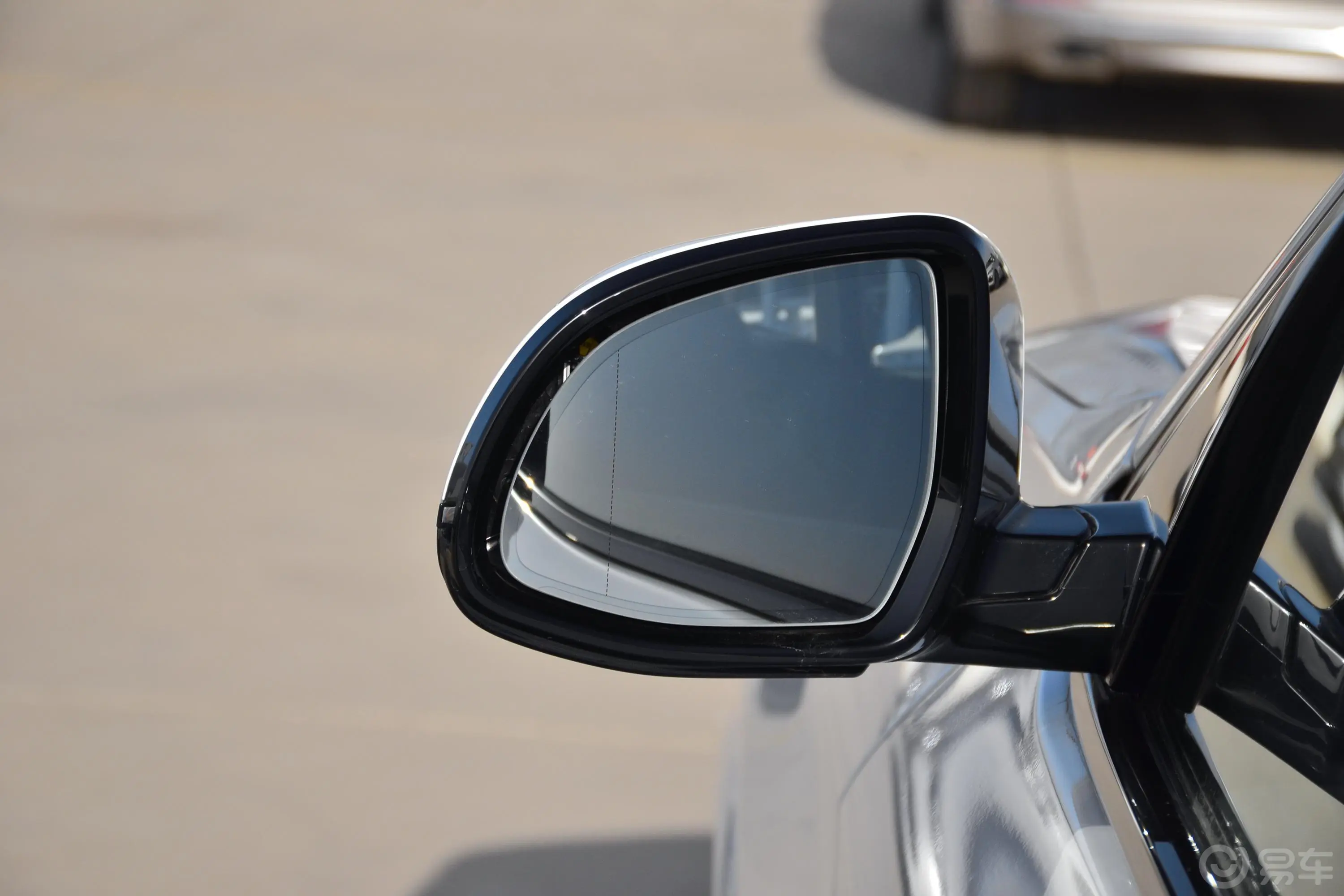 宝马X3xDrive 25i M运动套装后视镜镜面