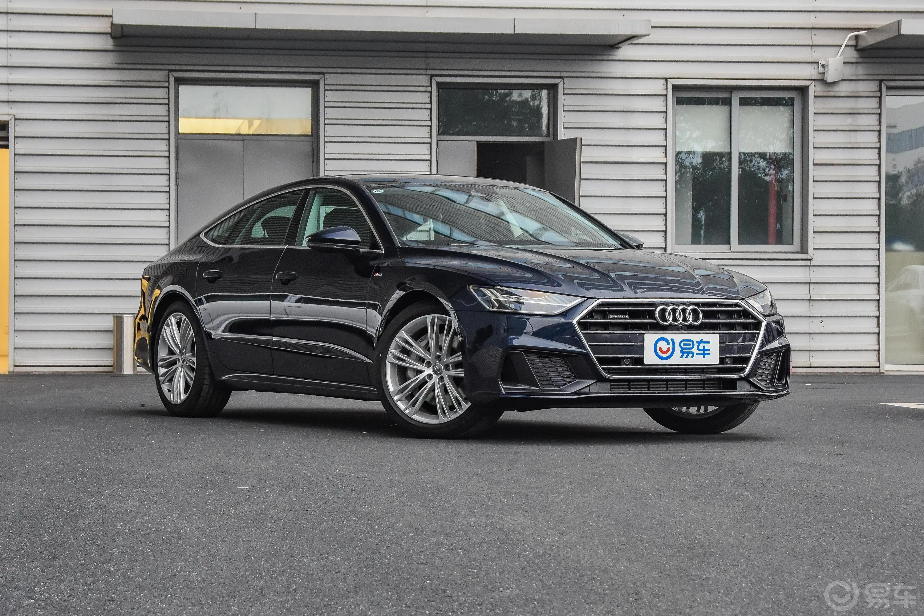 奥迪A755 TFSI quattro 竞技版前轮毂造型