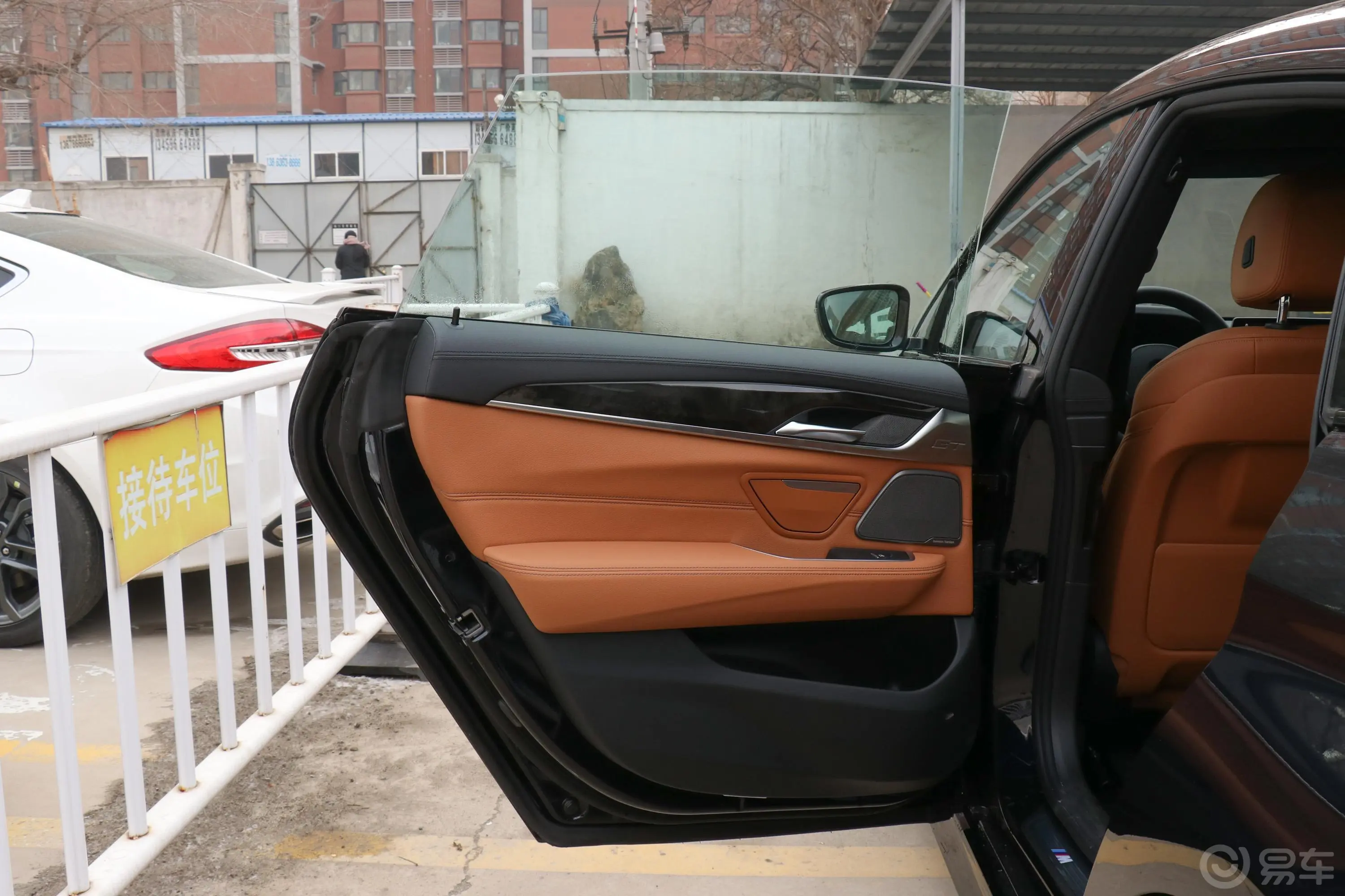宝马6系GT630i M运动套装驾驶员侧后车门