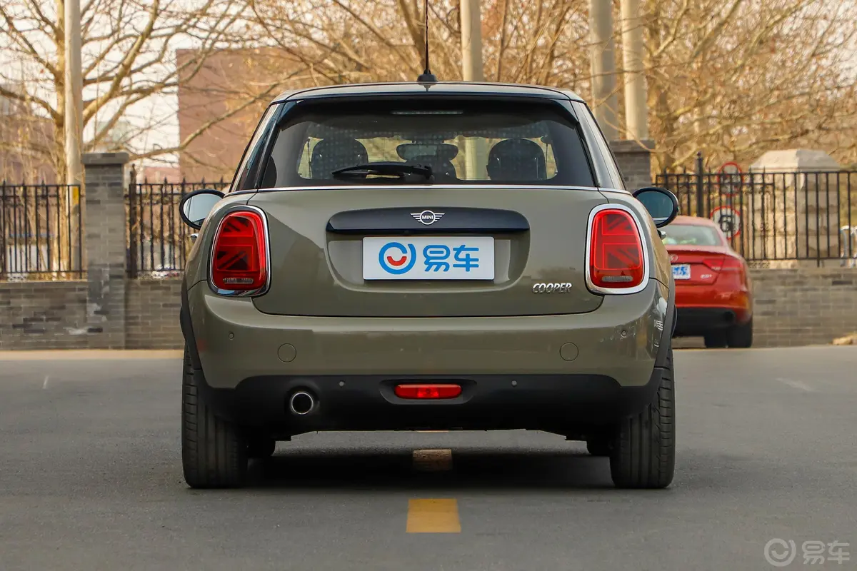 MINI1.5T COOPER 双离合 艺术家 五门版正后水平