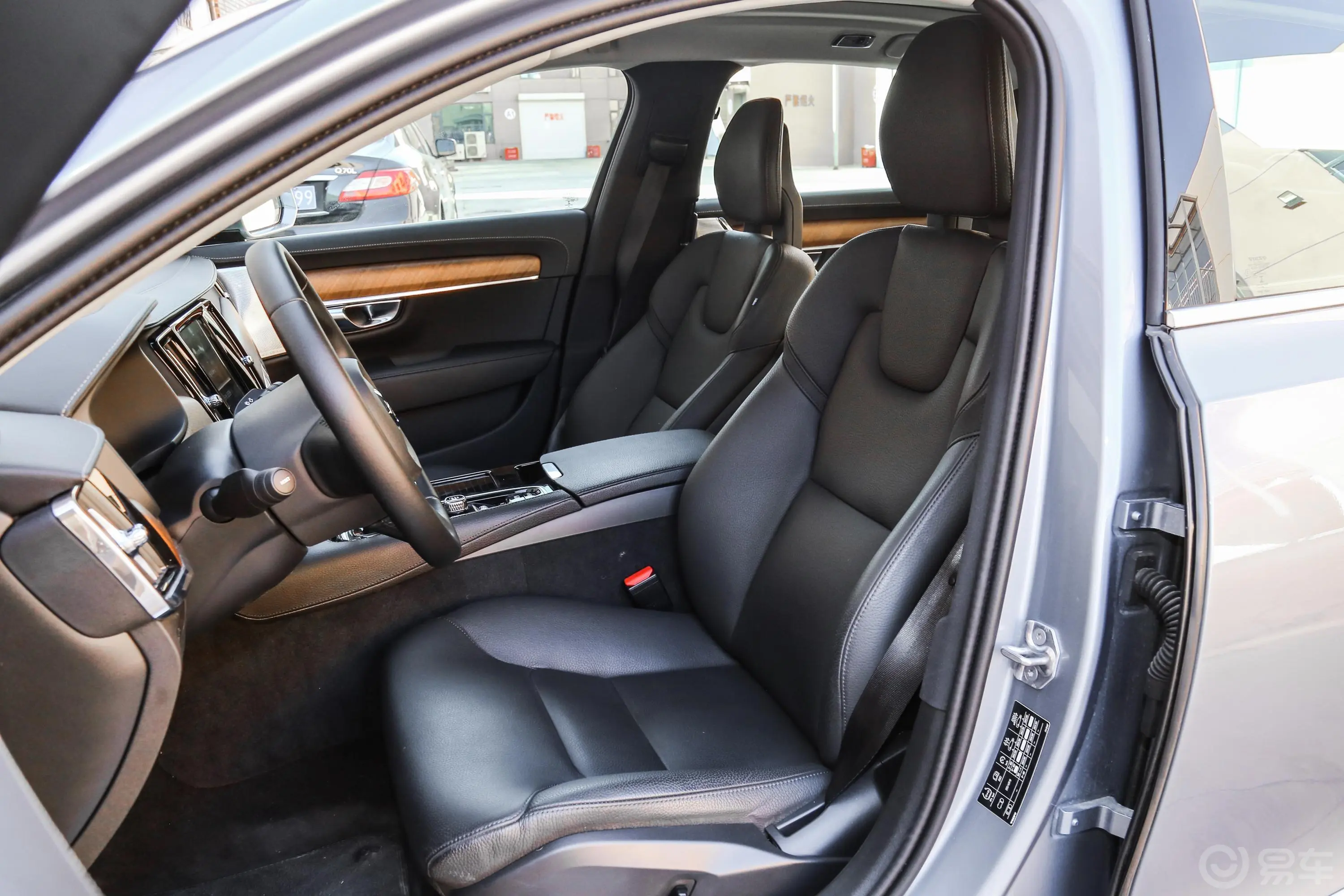 沃尔沃S90新能源T8 智雅版 国Ⅴ驾驶员座椅