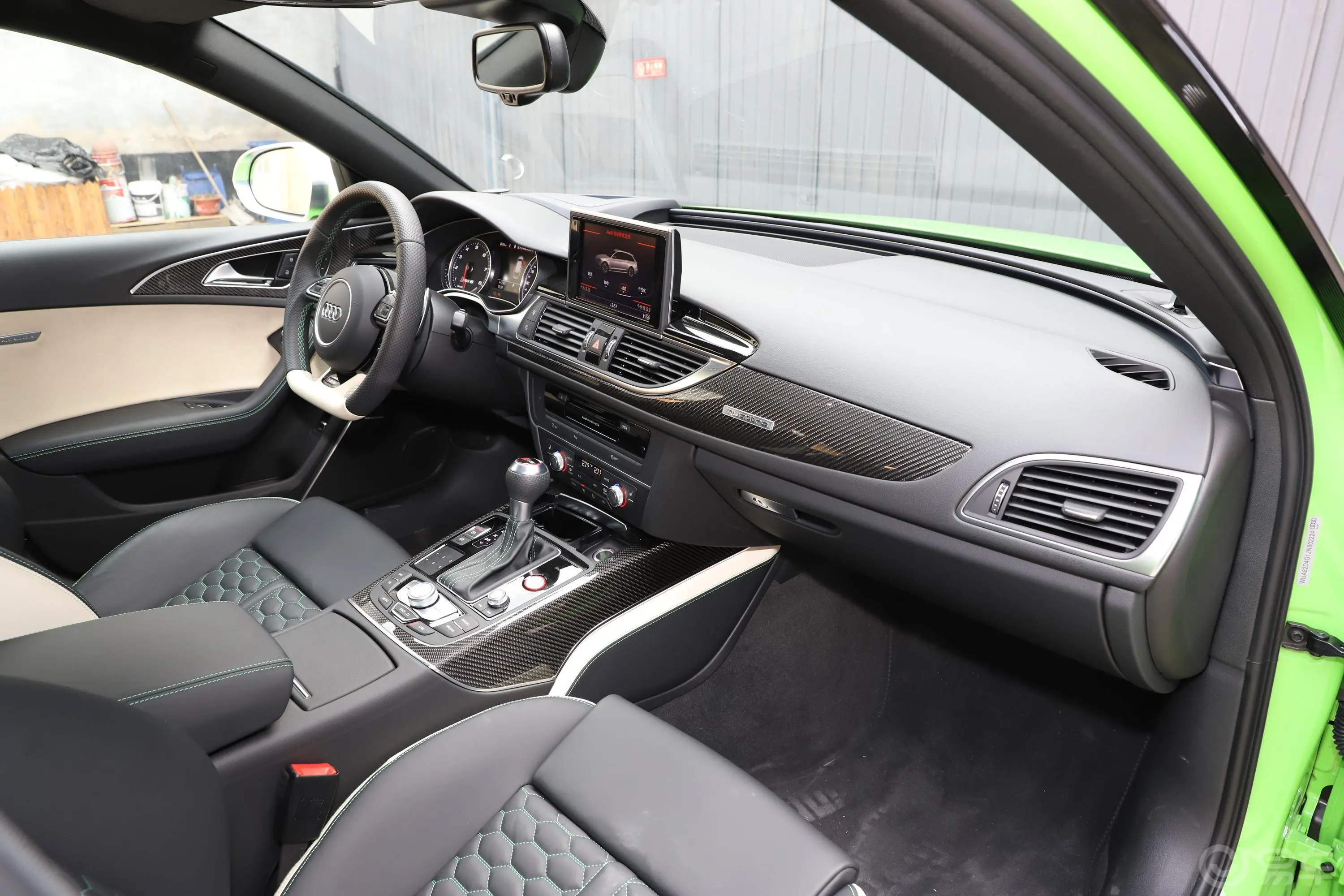 奥迪RS 64.0T Avant 尊享运动限量版内饰全景副驾驶员方向