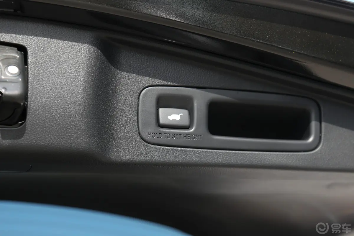 本田CR-V混动 2.0L 两驱 净致版 国V电动尾门按键（手动扶手）