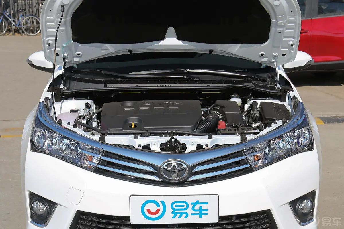 卡罗拉改款 1.6L CVT GL发动机舱整体