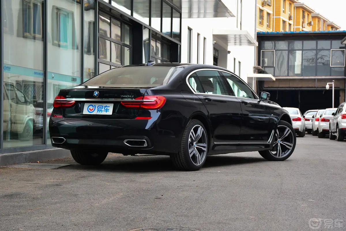 宝马7系740Li xDrive 尊享版 M运动套装外观