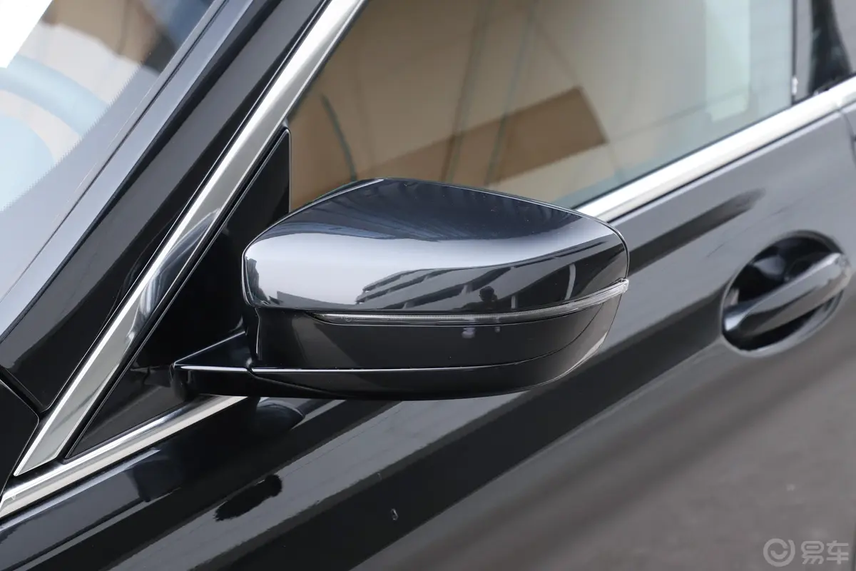 宝马6系GT630i 豪华设计套装主驾驶后视镜背面