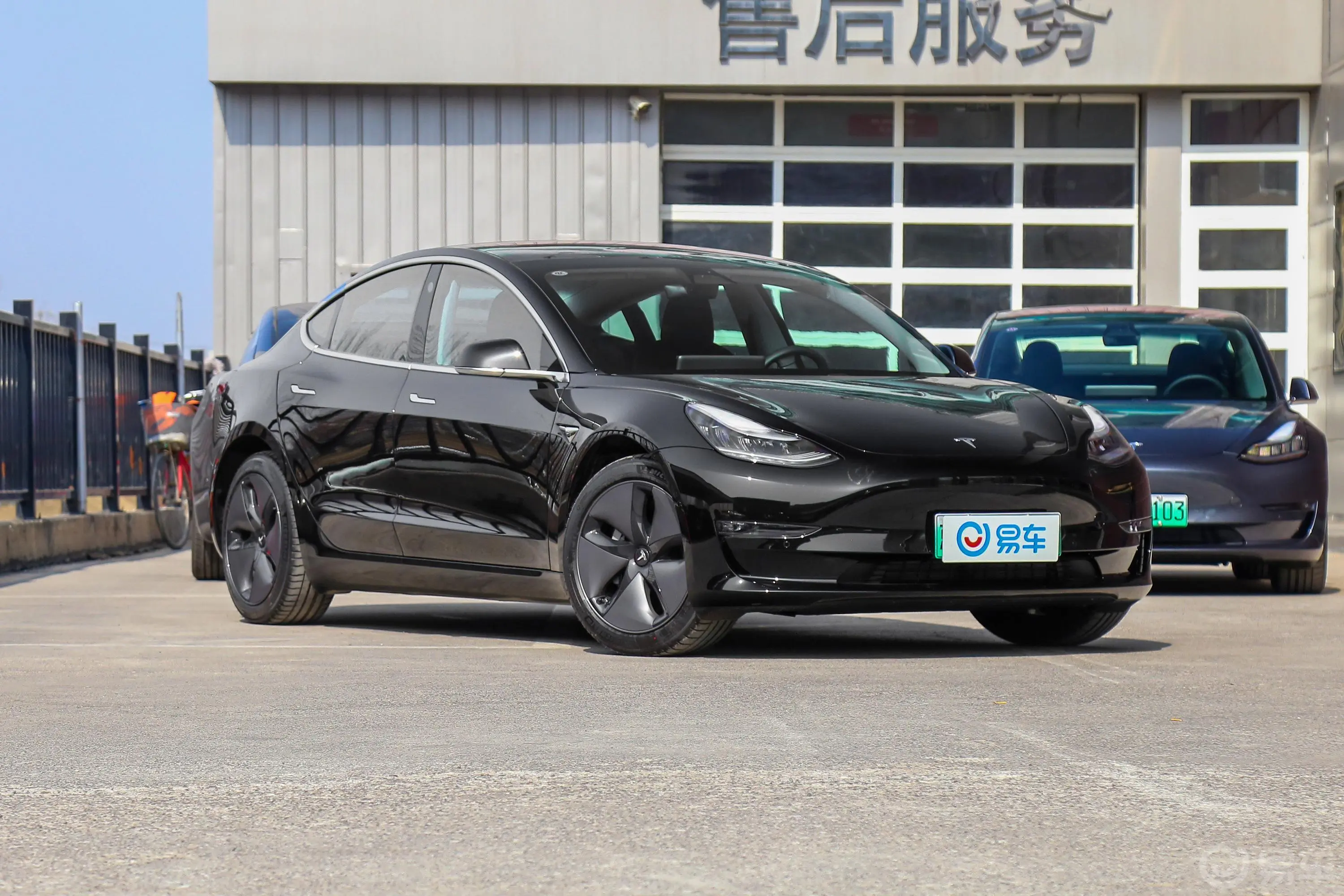 Model 3(进口)长续航全轮驱动版外观