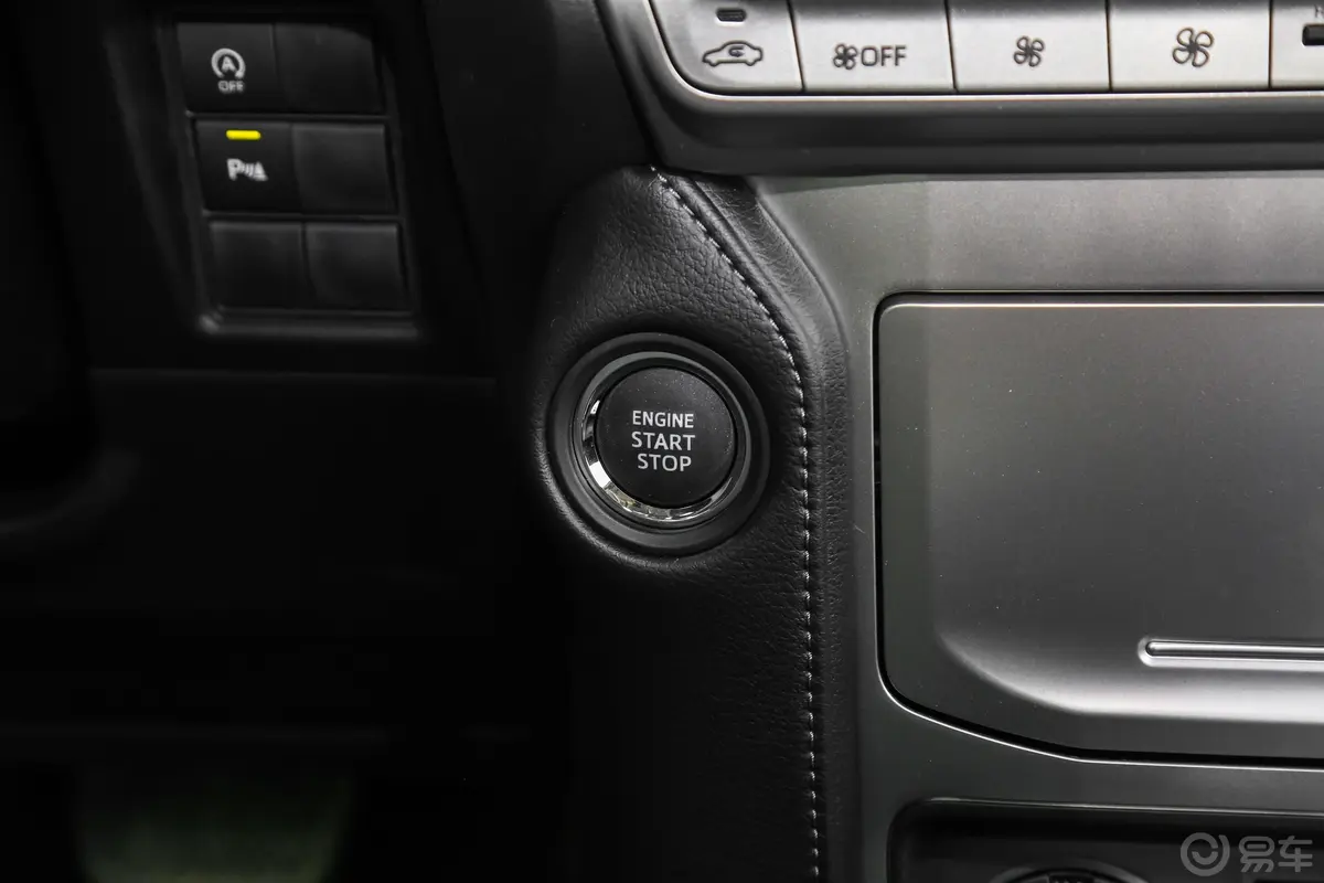 普拉多3.5L TX-L 尊享版(后挂备胎)钥匙孔或一键启动按键