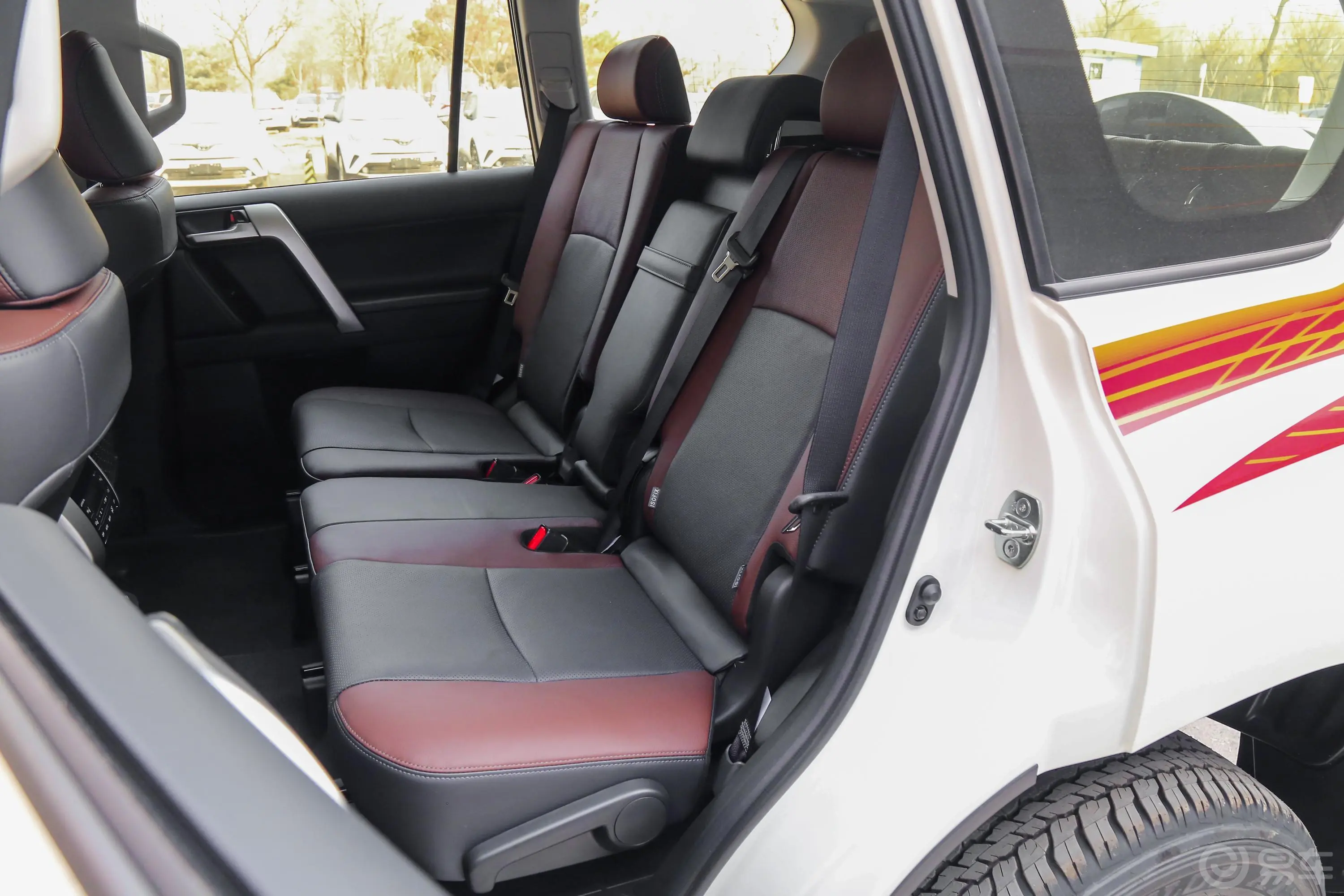 普拉多3.5L TX-L 尊享版(后挂备胎)后排座椅