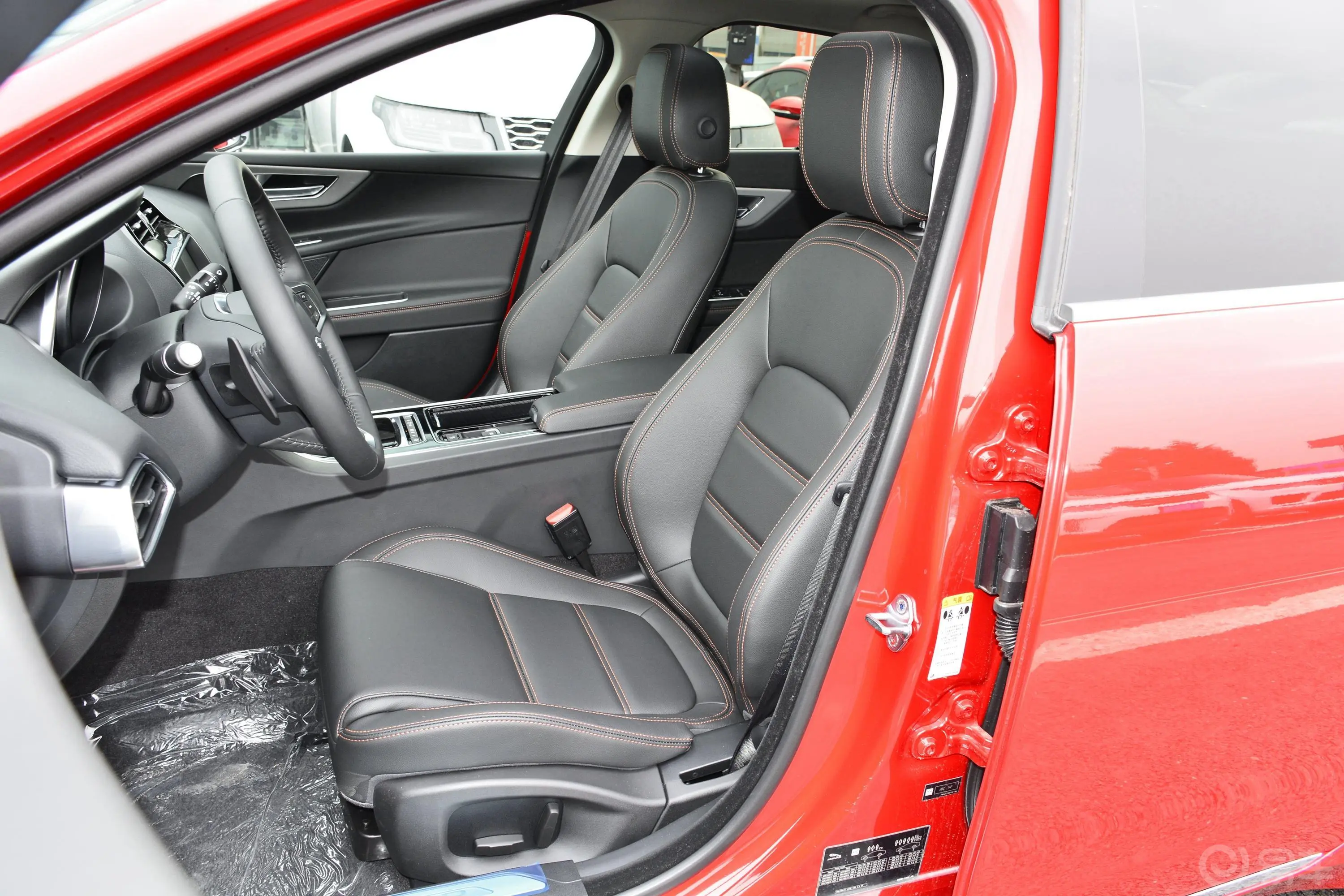 捷豹XEL2.0T 200PS 豪华版 国V驾驶员座椅