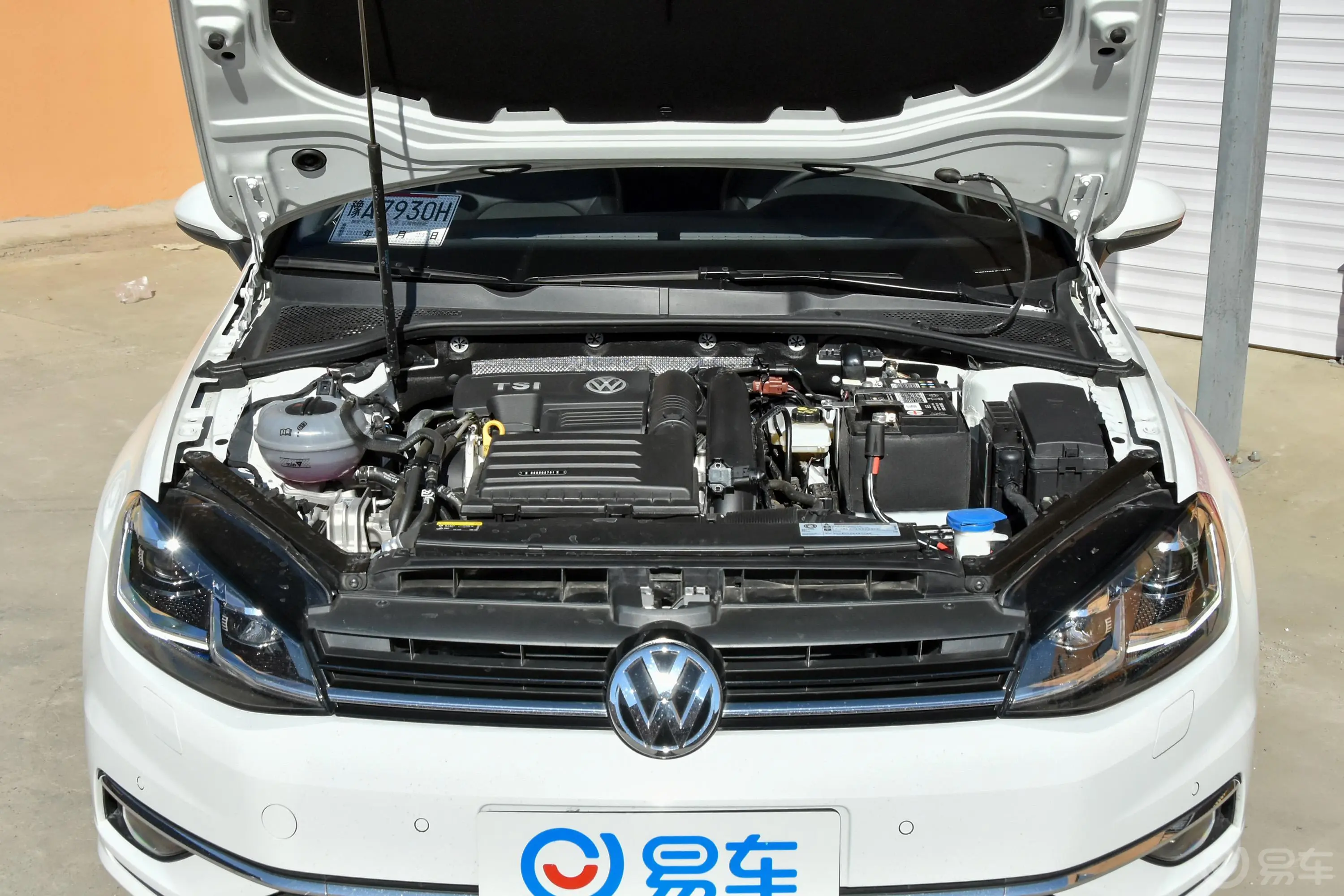 高尔夫280TSI 双离合 旗舰型 国V发动机舱整体