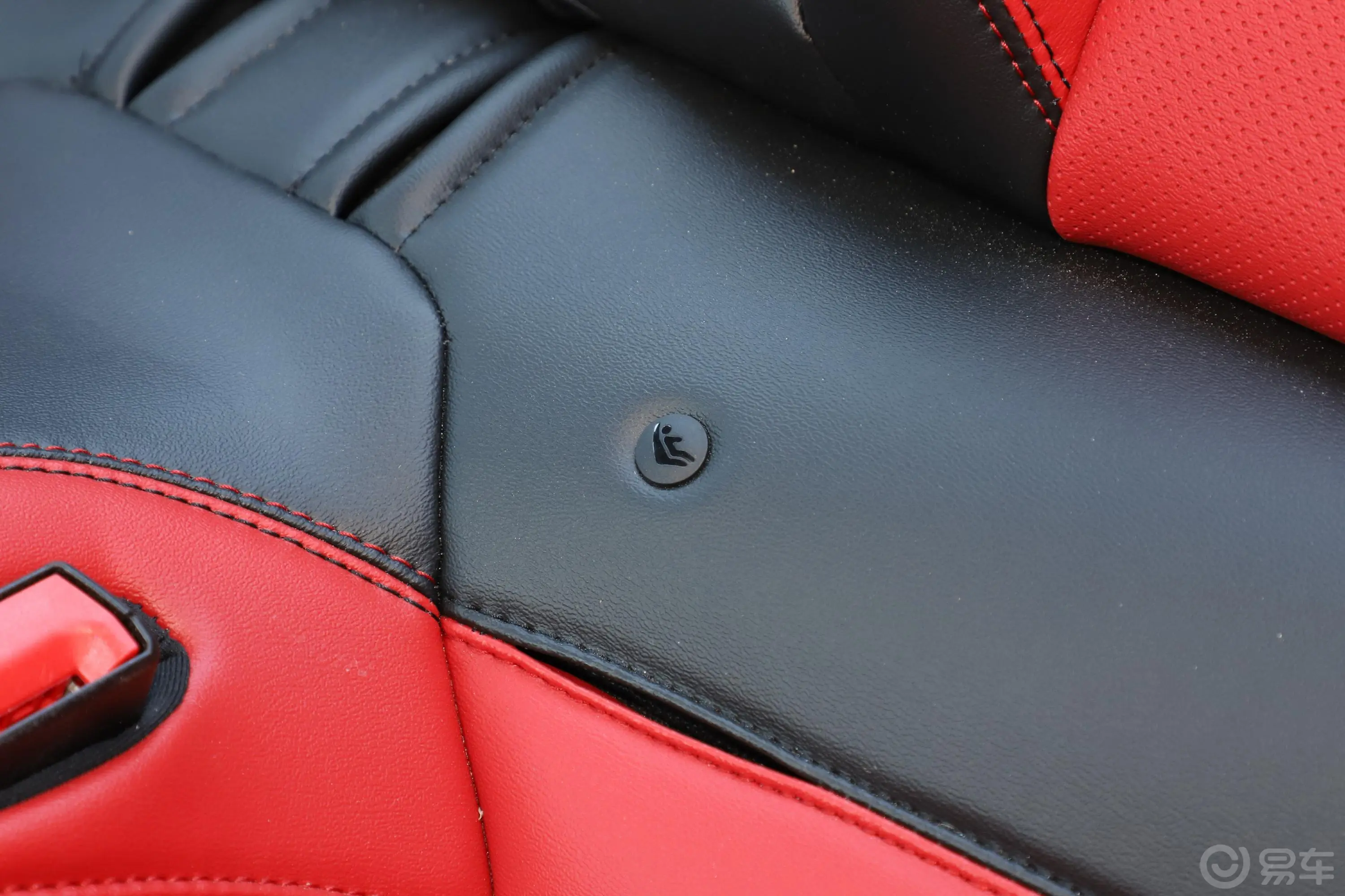 Mustang5.0L V8 GT儿童座椅接口