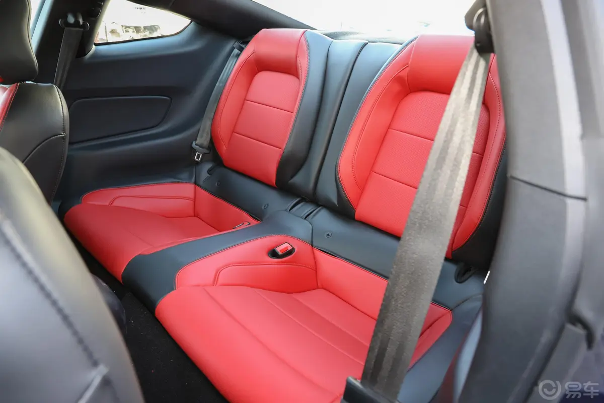 Mustang5.0L V8 GT后排座椅