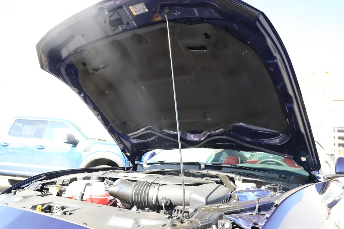 Mustang5.0L V8 GT发动机舱盖内侧