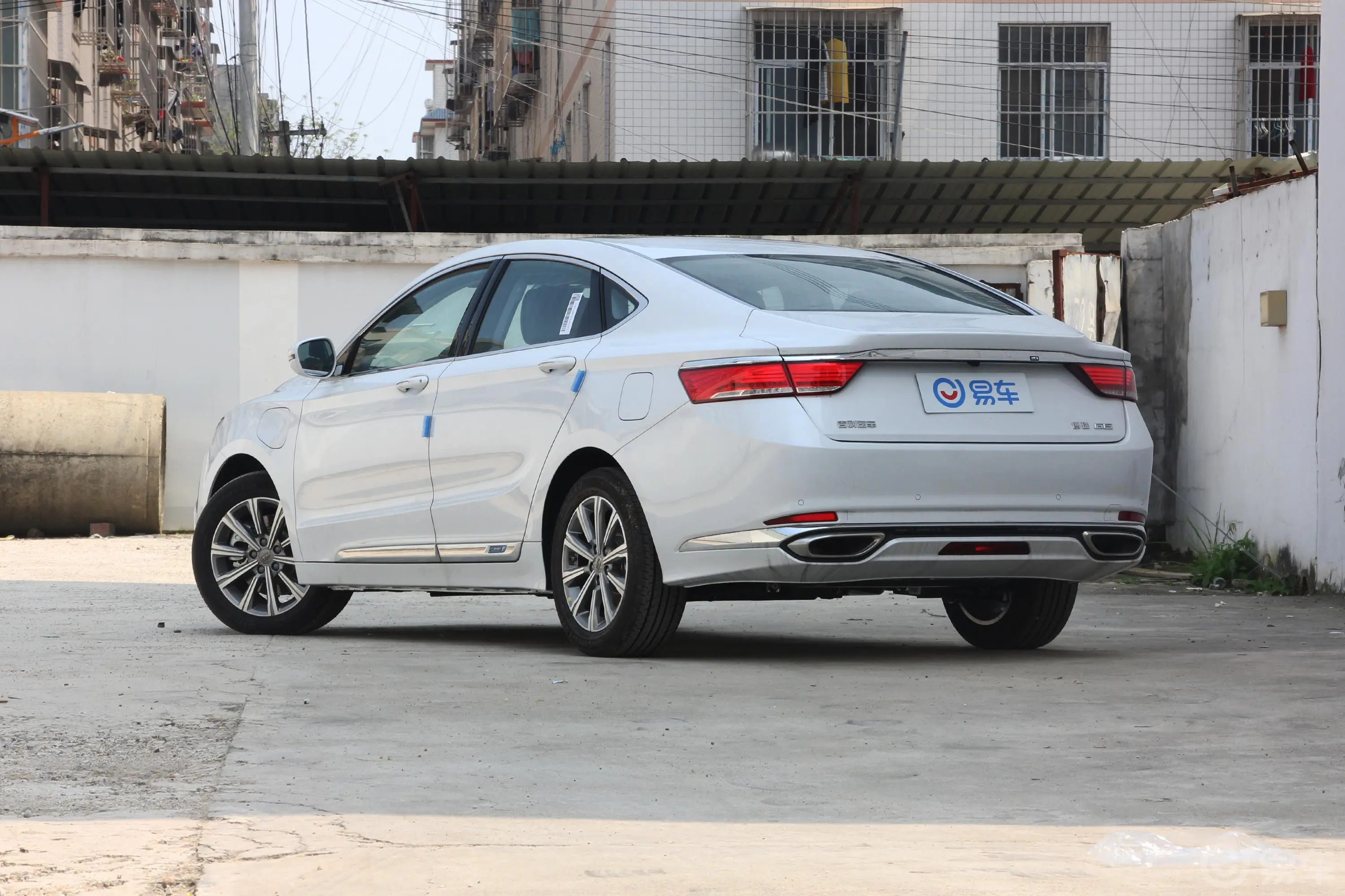 博瑞PHEV1.5T 双离合 耀享版外观