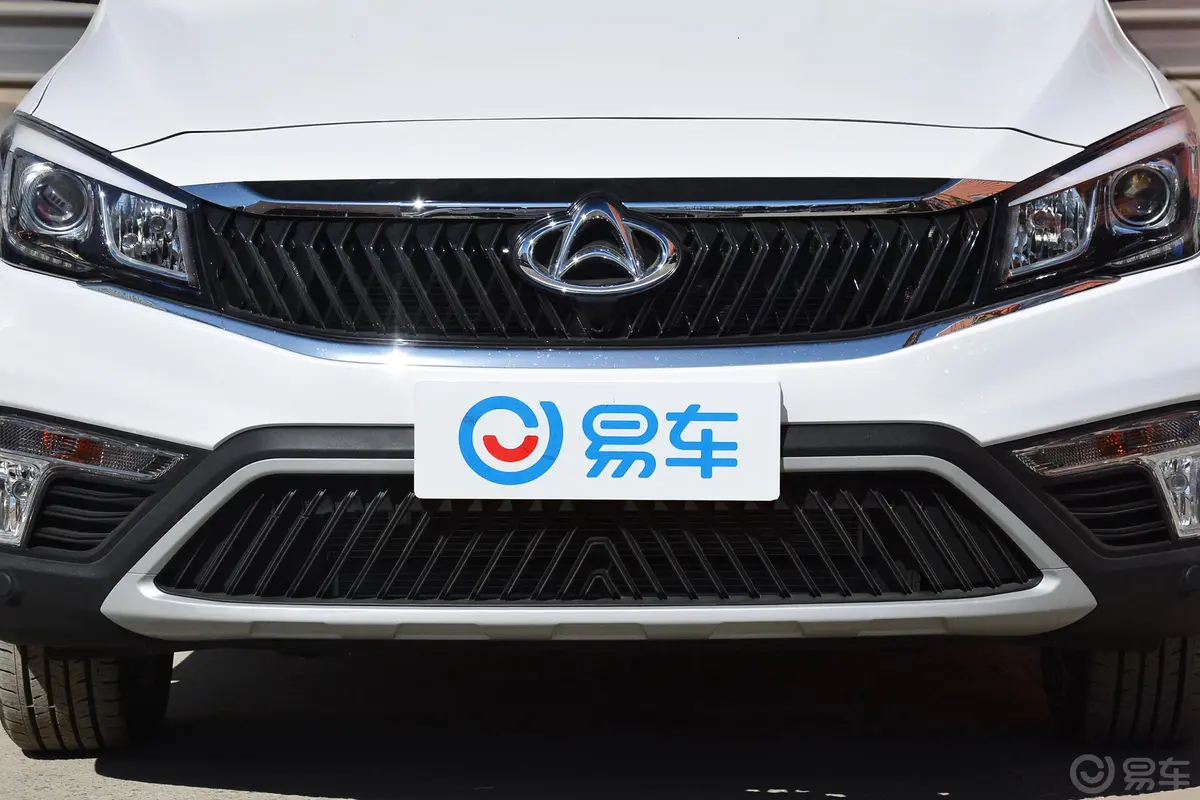 长安欧尚A8001.6L 手动 豪华型 国V外观